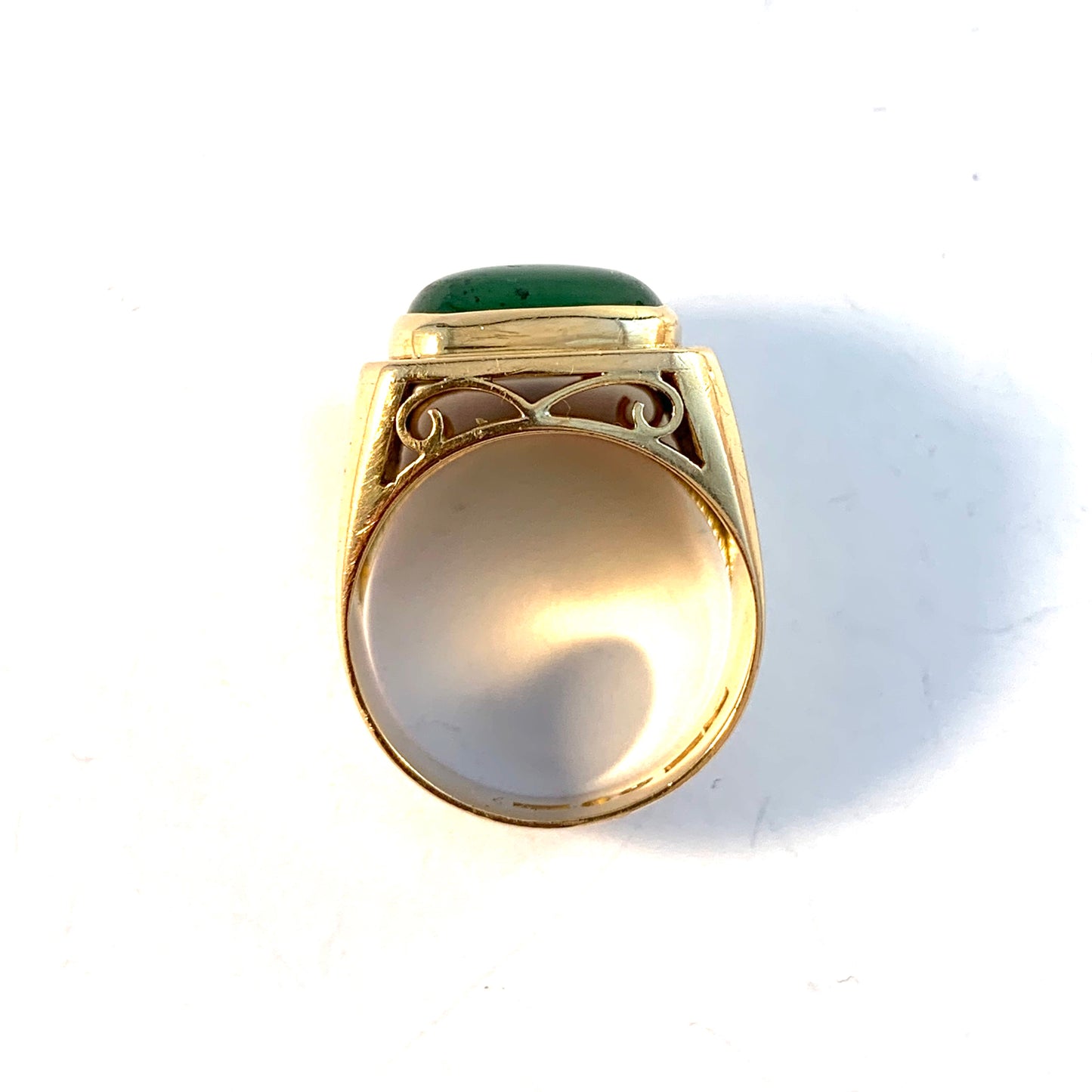 Nyström, Sweden 1974. 18k Gold Jade Ring.