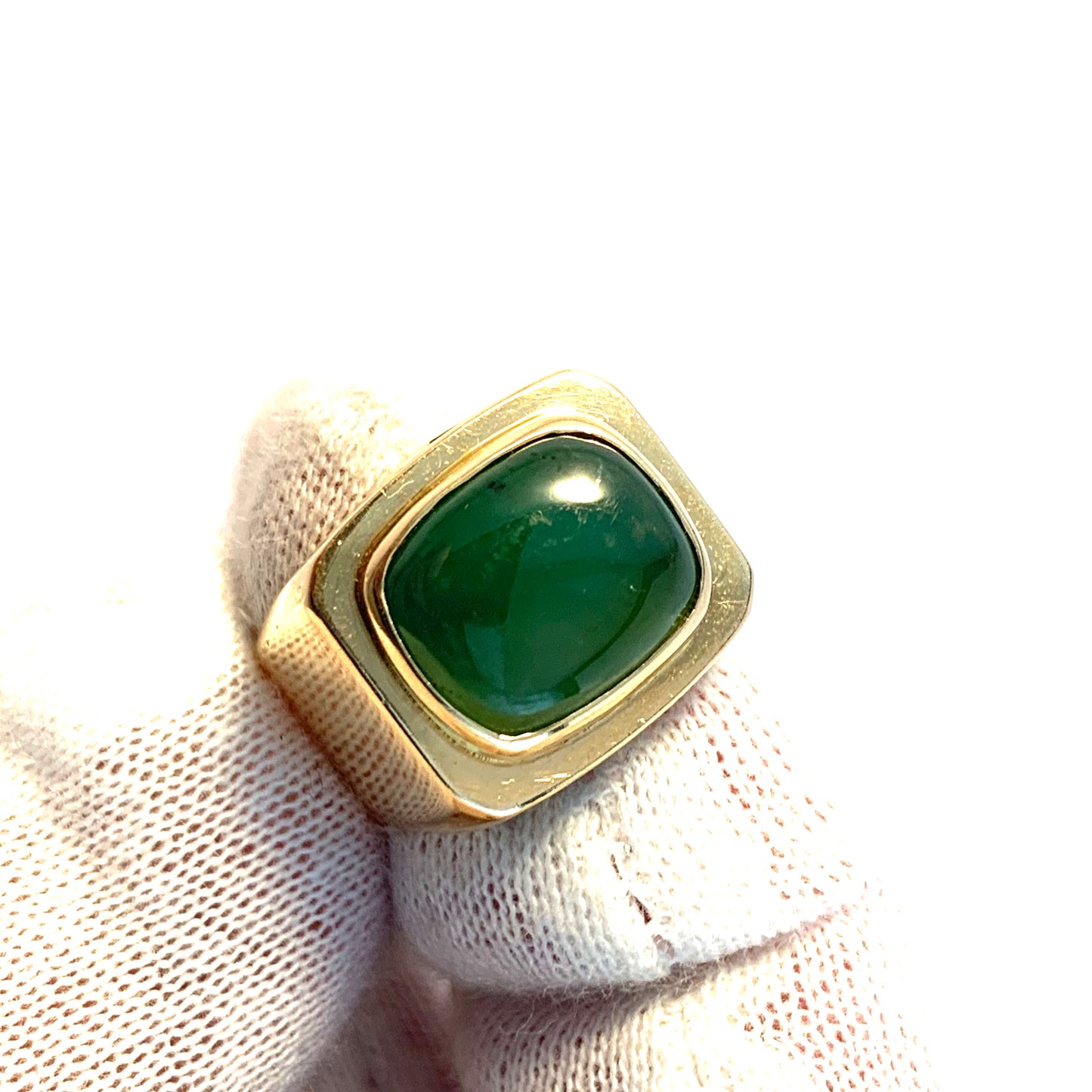 Nyström, Sweden 1974. 18k Gold Jade Ring.