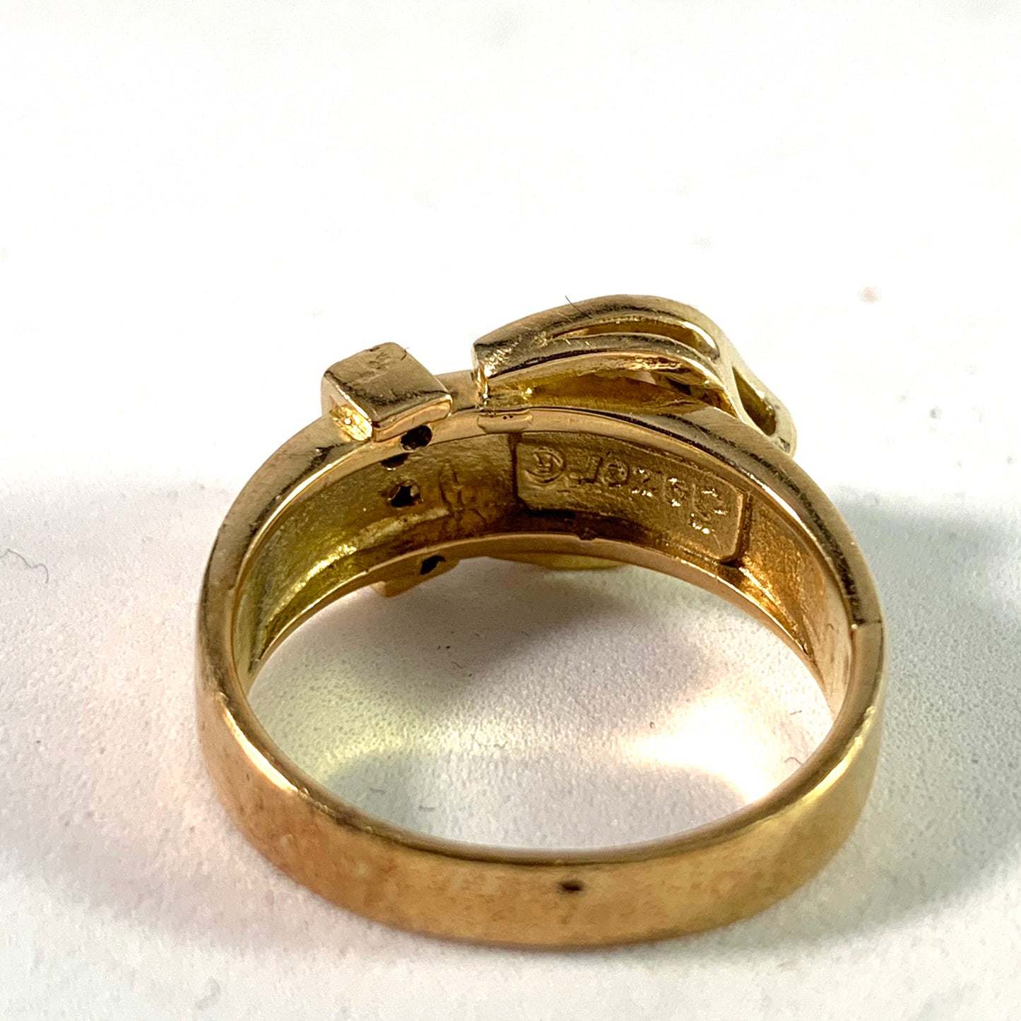 Vintage 14k Gold 0.20ctw Diamond Belt Buckle Ring.