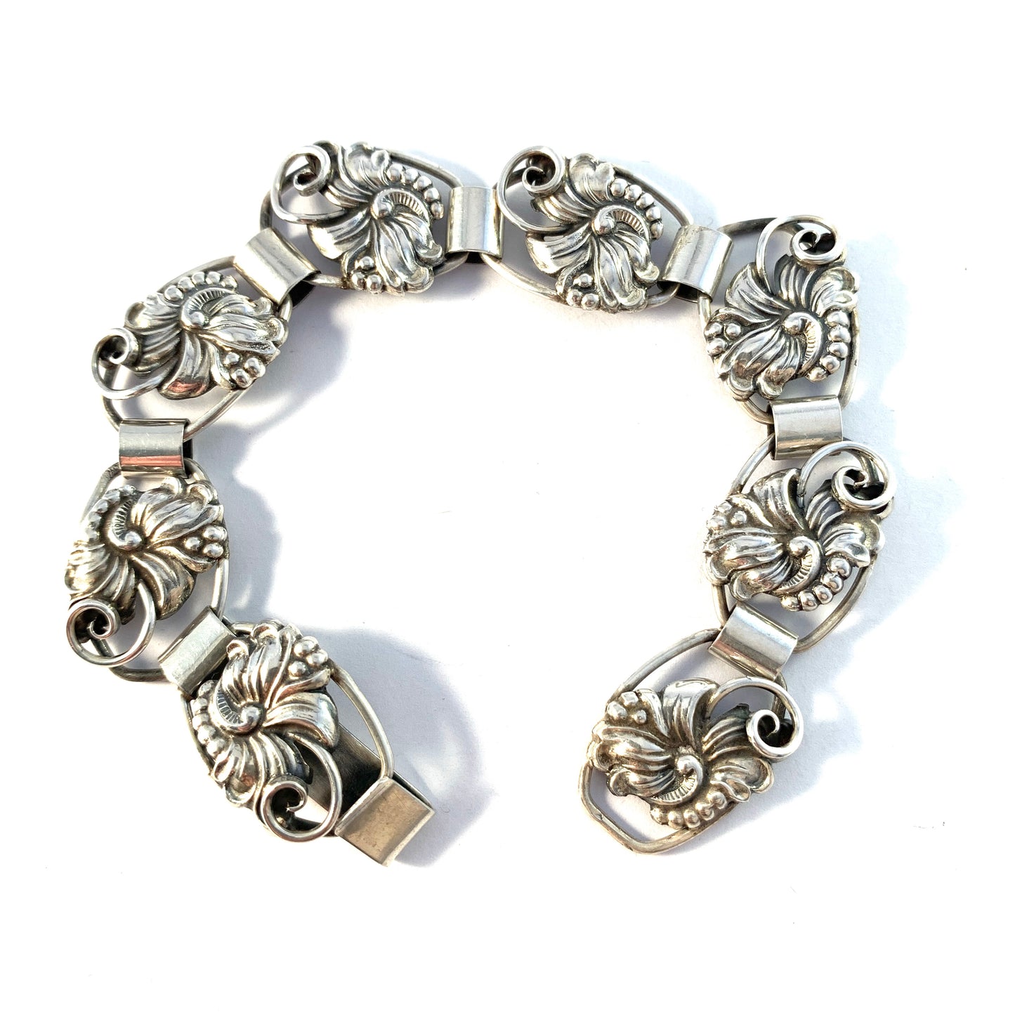 Kaplan, Stockholm 1951. Vintage Mid Century Solid Silver Flower Link Bracelet.