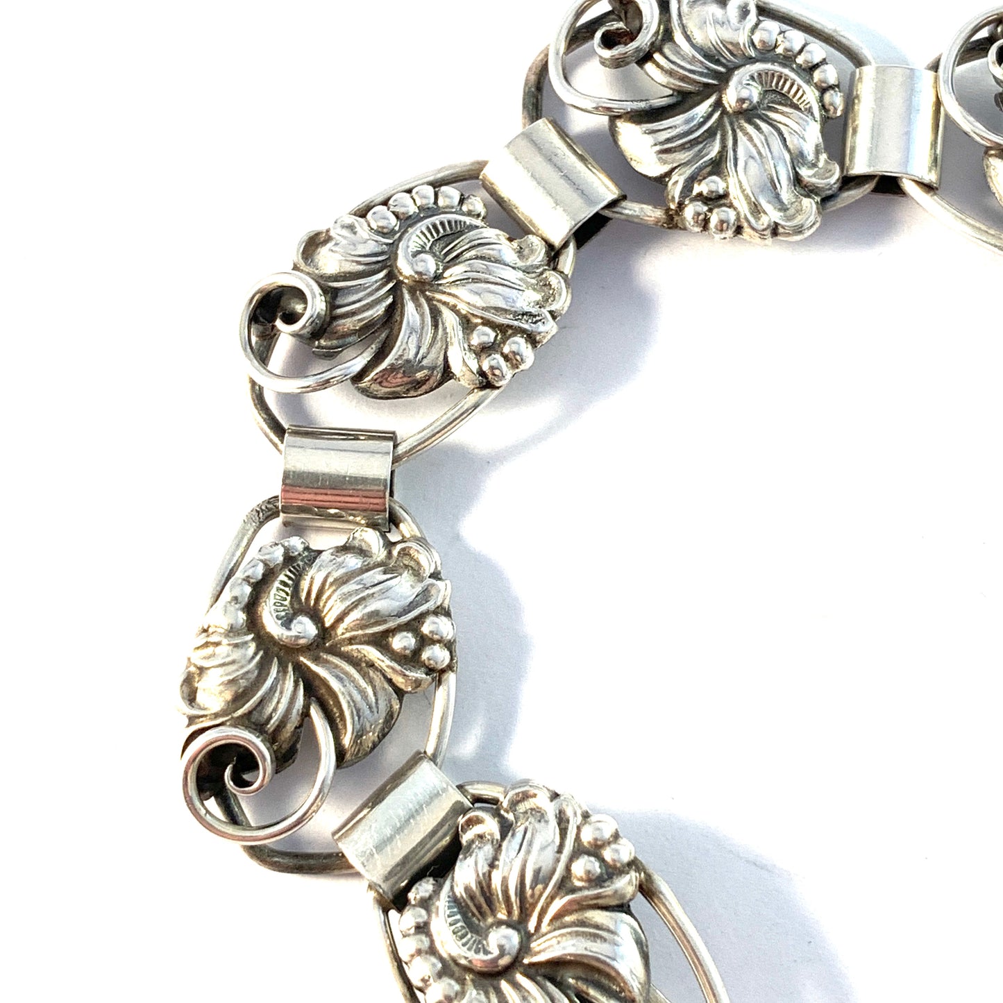 Kaplan, Stockholm 1951. Vintage Mid Century Solid Silver Flower Link Bracelet.