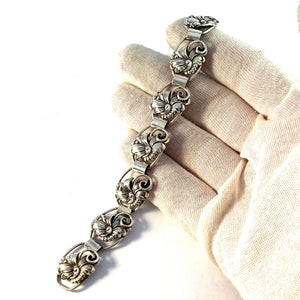 Kaplan, Stockholm 1951. Vintage Mid Century Solid Silver Flower Link Bracelet.