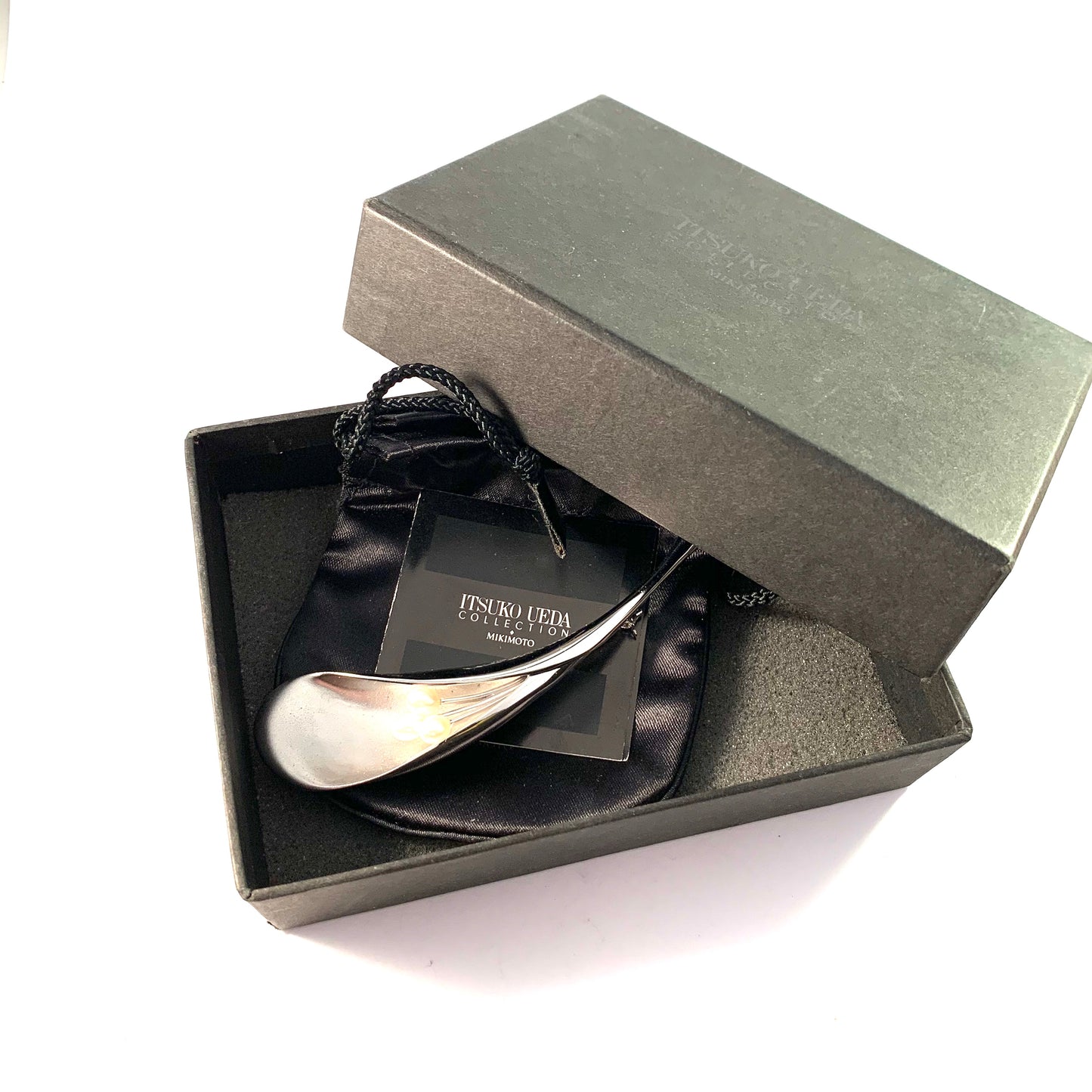 Mikimoto, Japan Sterling Silver Cultured Pearl Large Brooch. Boxed.