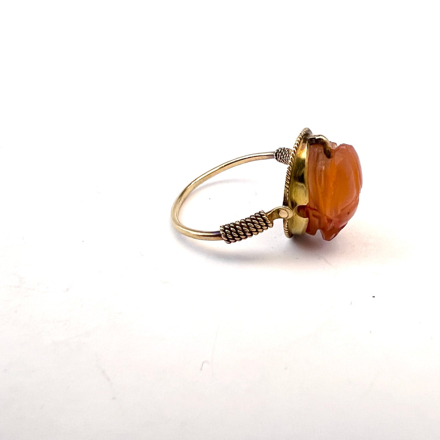 Egypt Vintage c 1950s. 18k Gold Agate Scarab Ring.