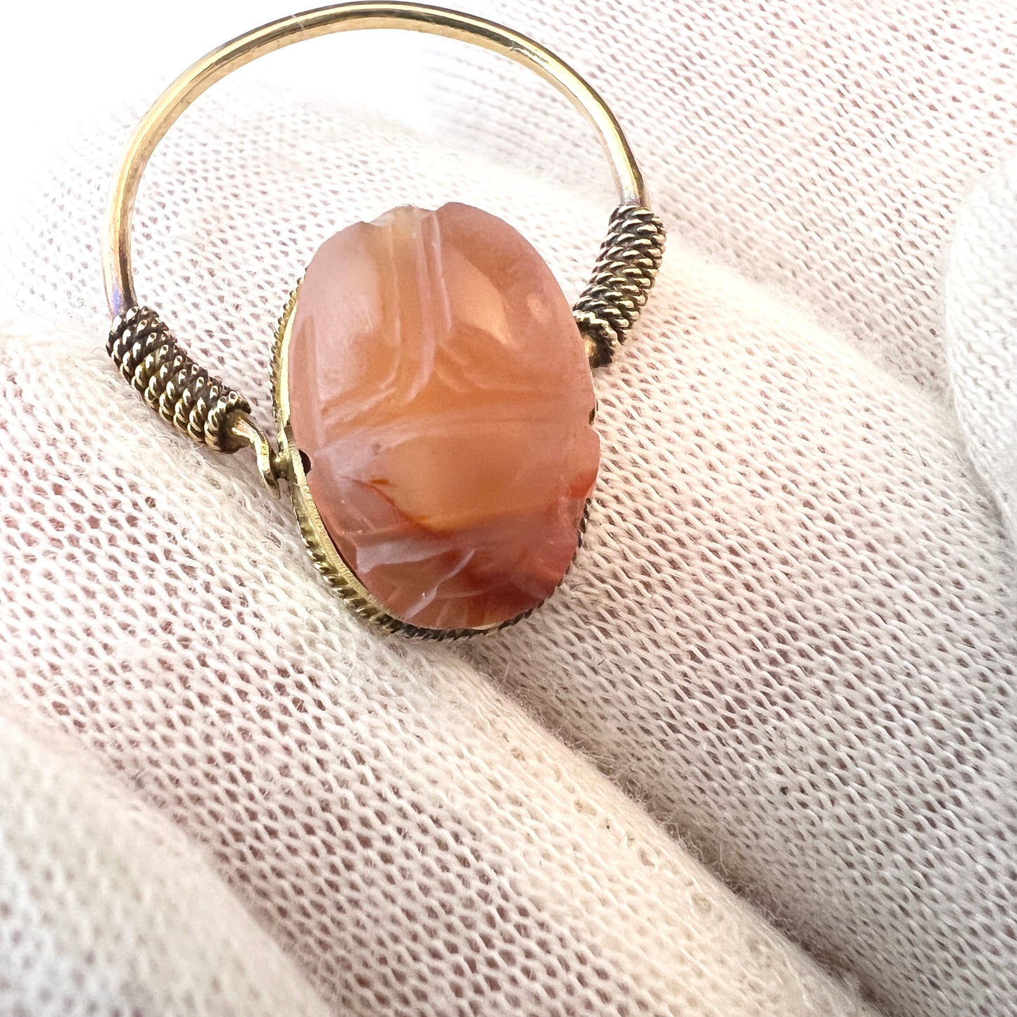 Egypt Vintage c 1950s. 18k Gold Agate Scarab Ring.