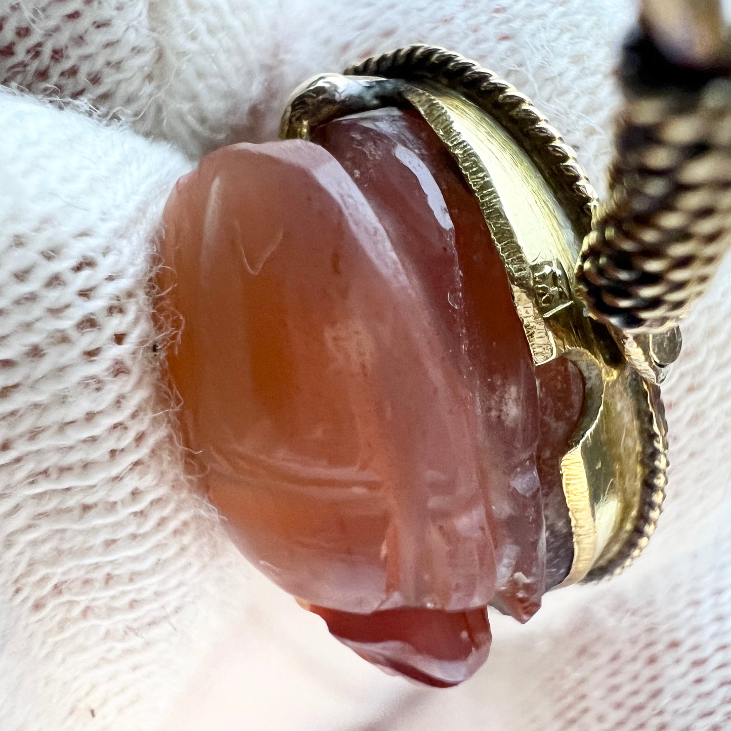 Egypt Vintage c 1950s. 18k Gold Agate Scarab Ring.