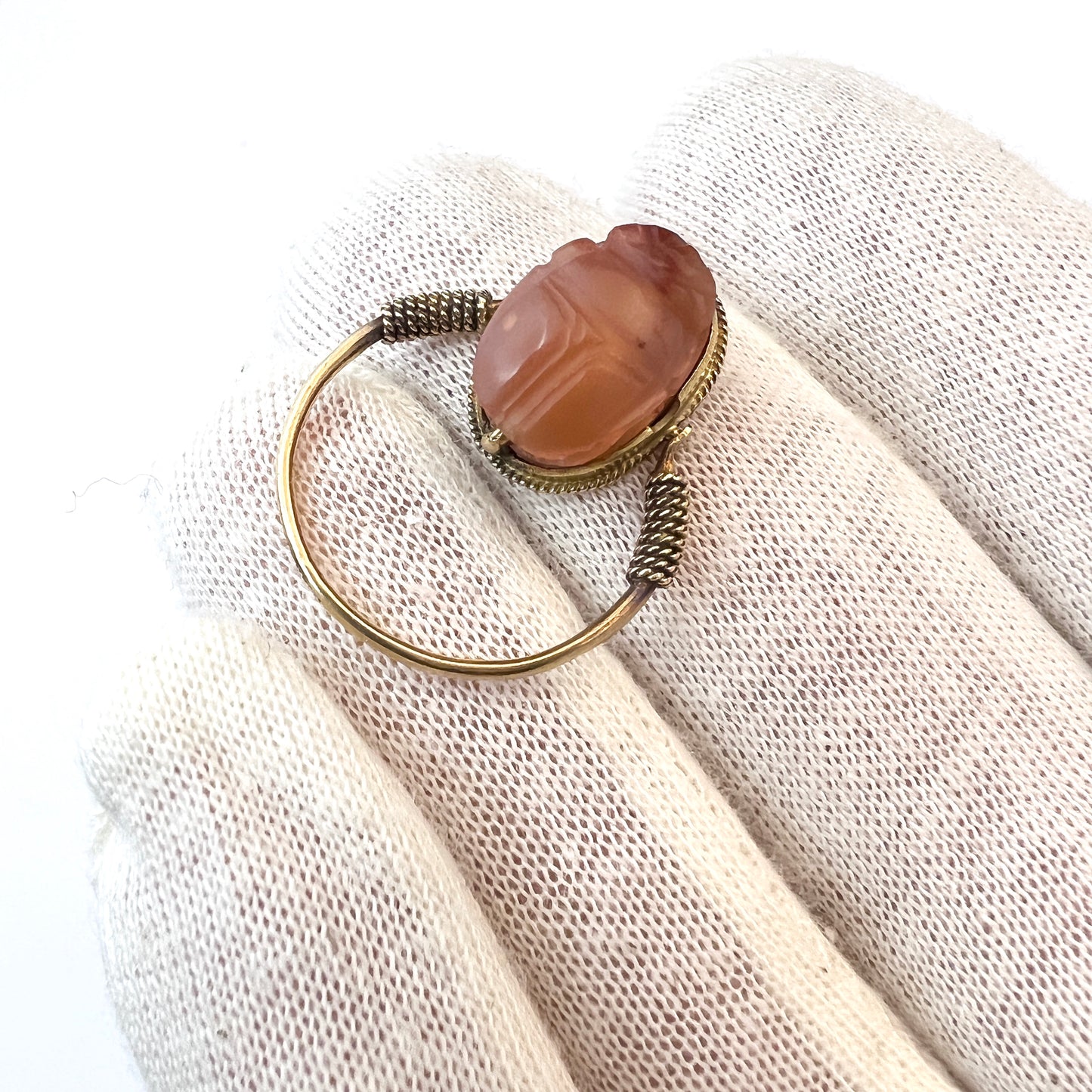 Egypt Vintage c 1950s. 18k Gold Agate Scarab Ring.