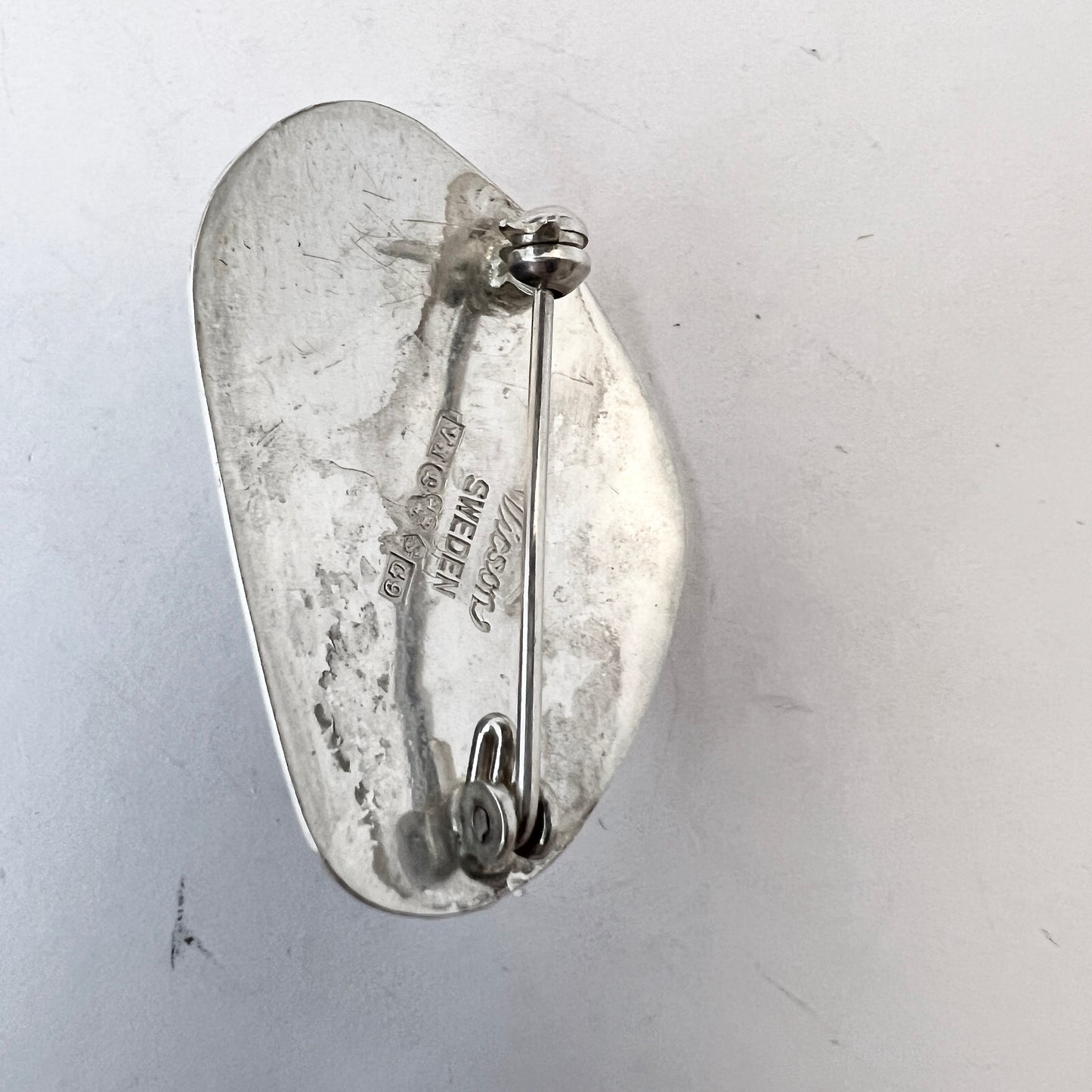 Victor Janson, Sweden 1957. Vintage Mid-century Modern Solid Silver Chrysoprase Brooch.