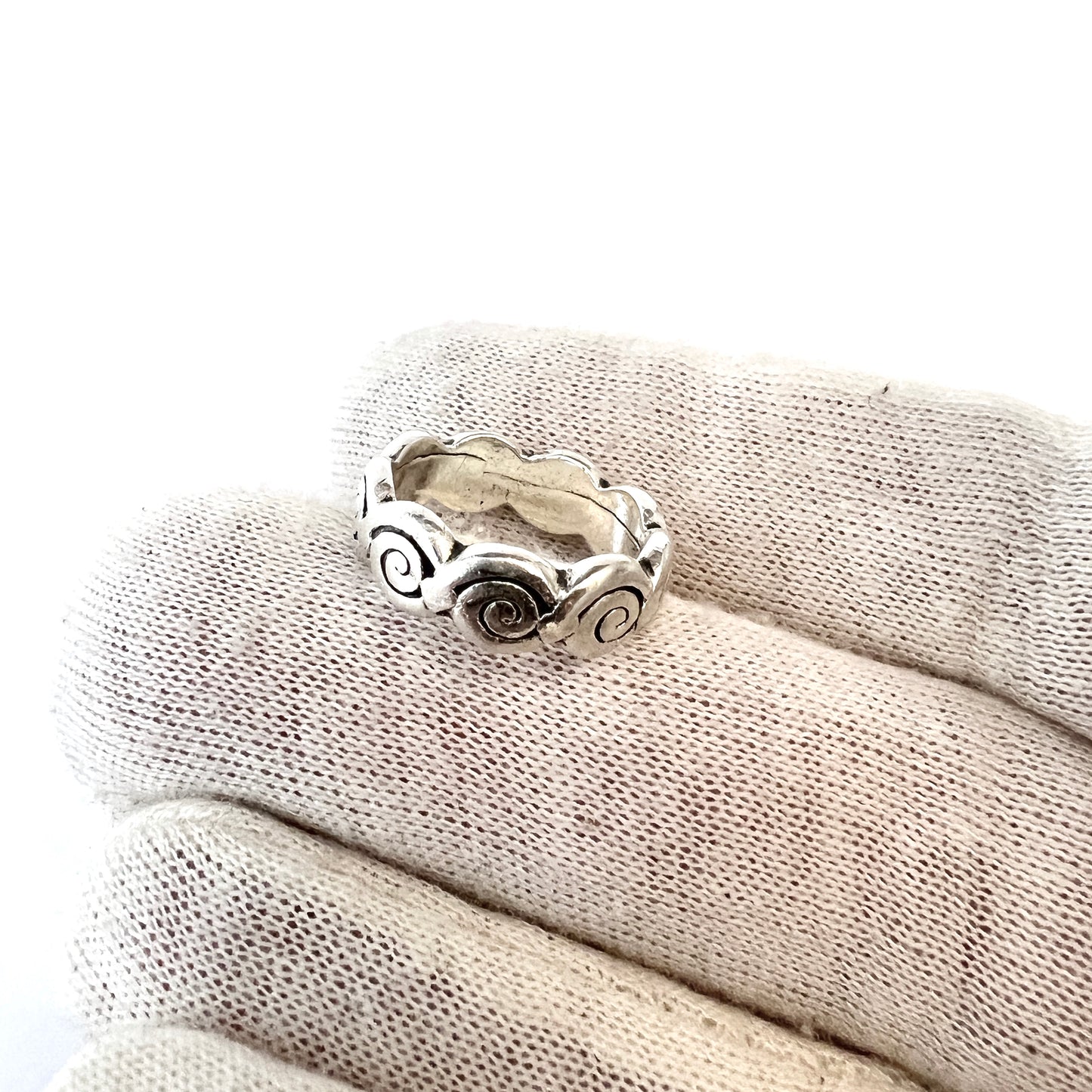 Kalevala Koru, Finland. Vintage Sterling Silver Ring.