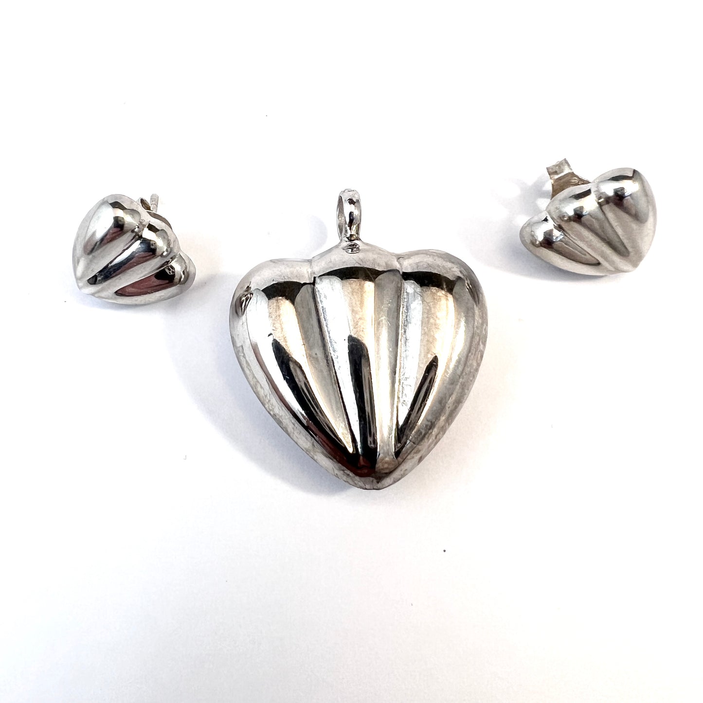 Kultakeskus Oy, Finland. Vintage Sterling Silver Set. Pendant and Earrings.