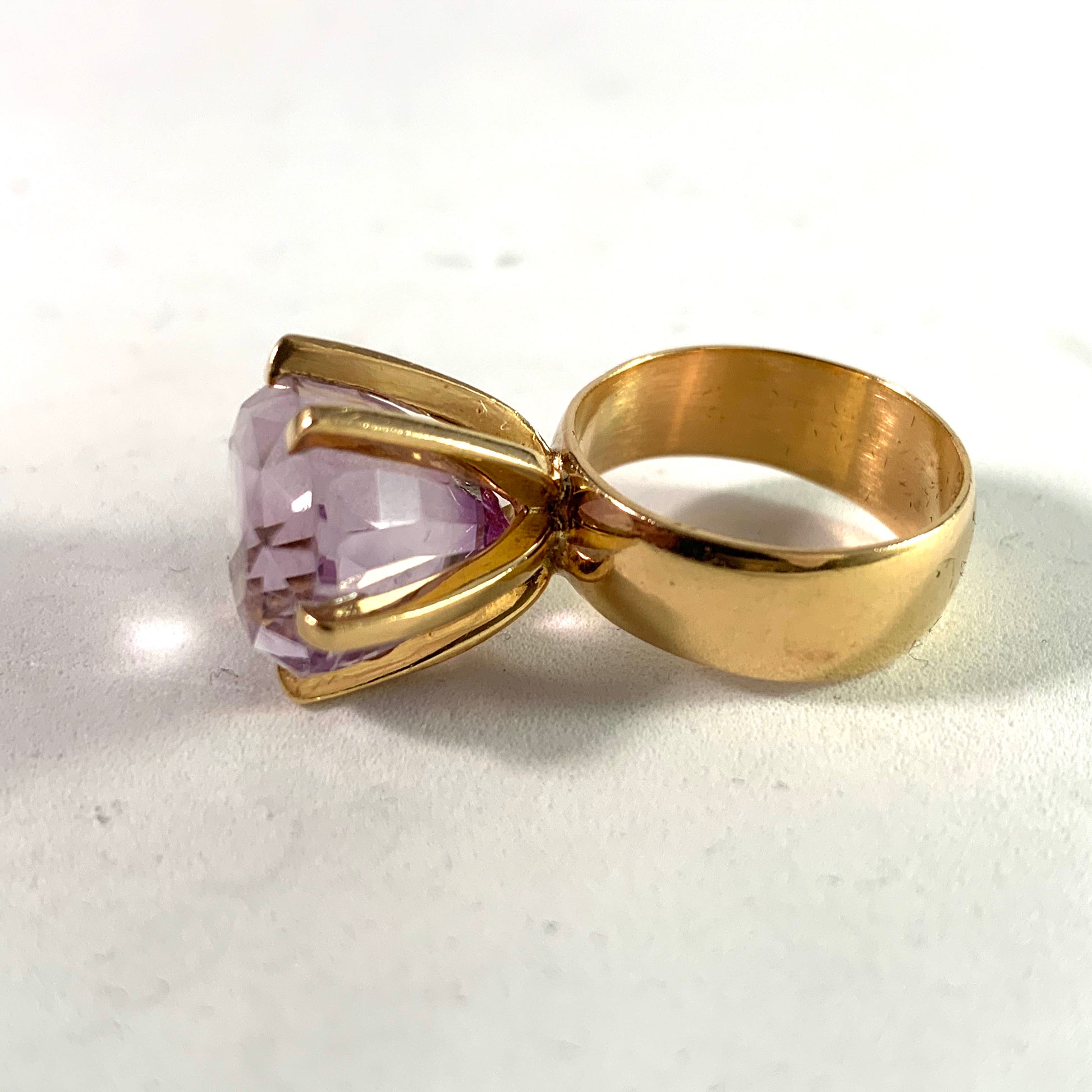 Modernist 18k Gold Amethyst Ring