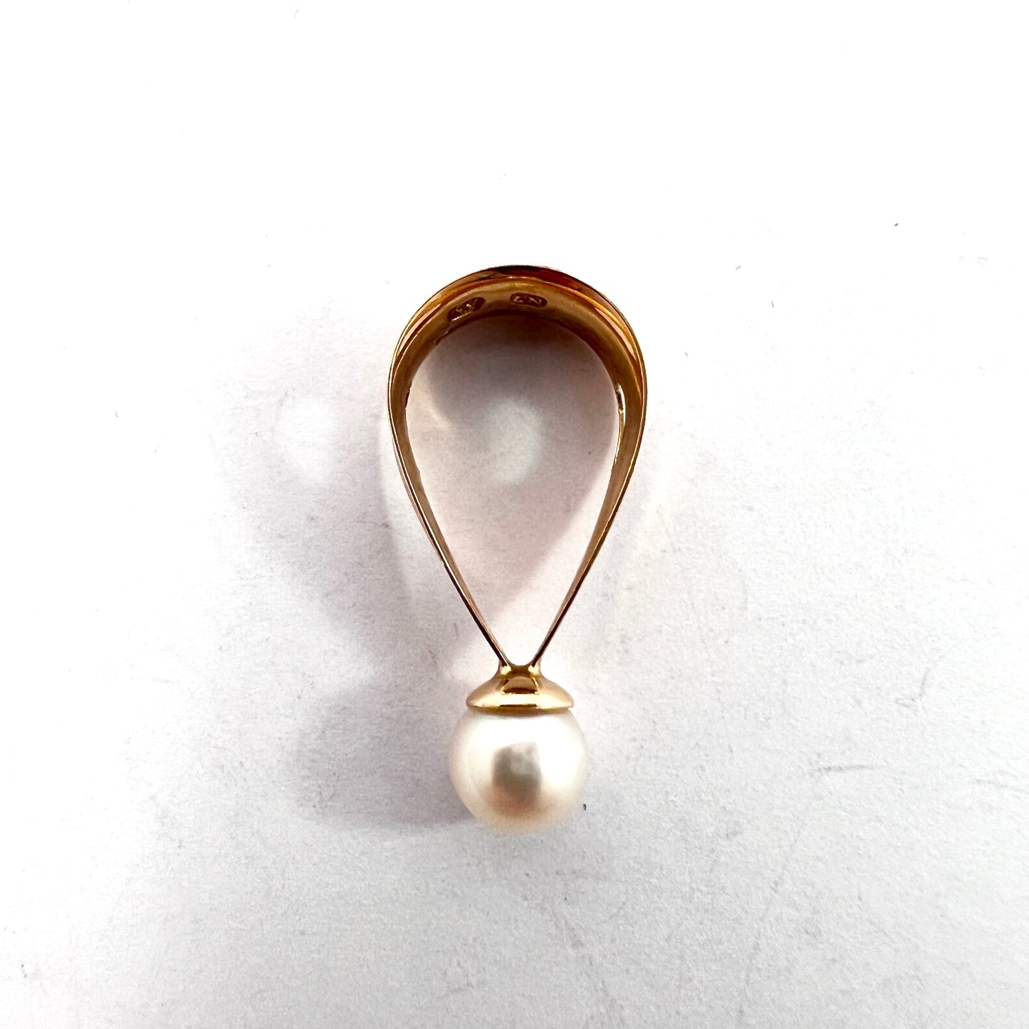 Elis Kauppi, Kupittaan Kulta Finland 1966. Vintage 14k Gold Pearl Pendant.