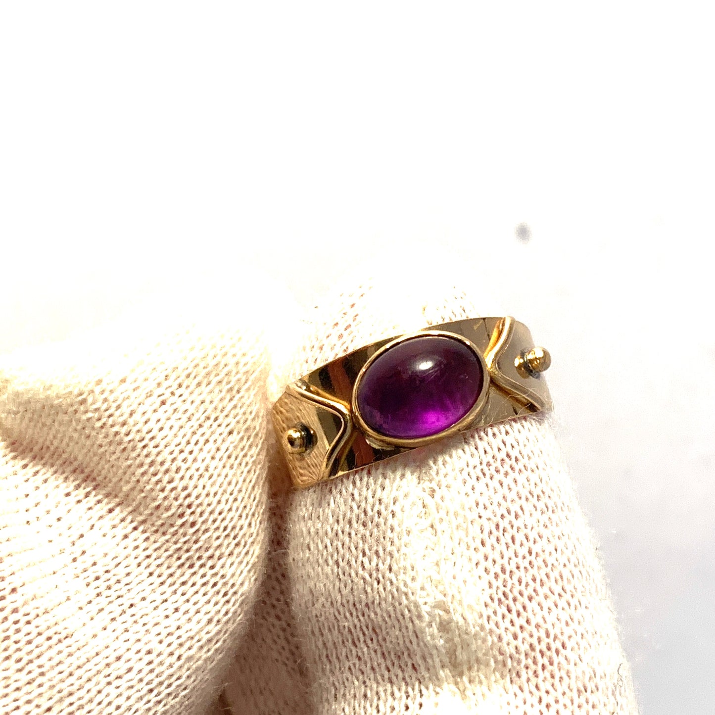 B Davidsson, Sweden 1963. Vintage 18k Gold Amethyst Ring.