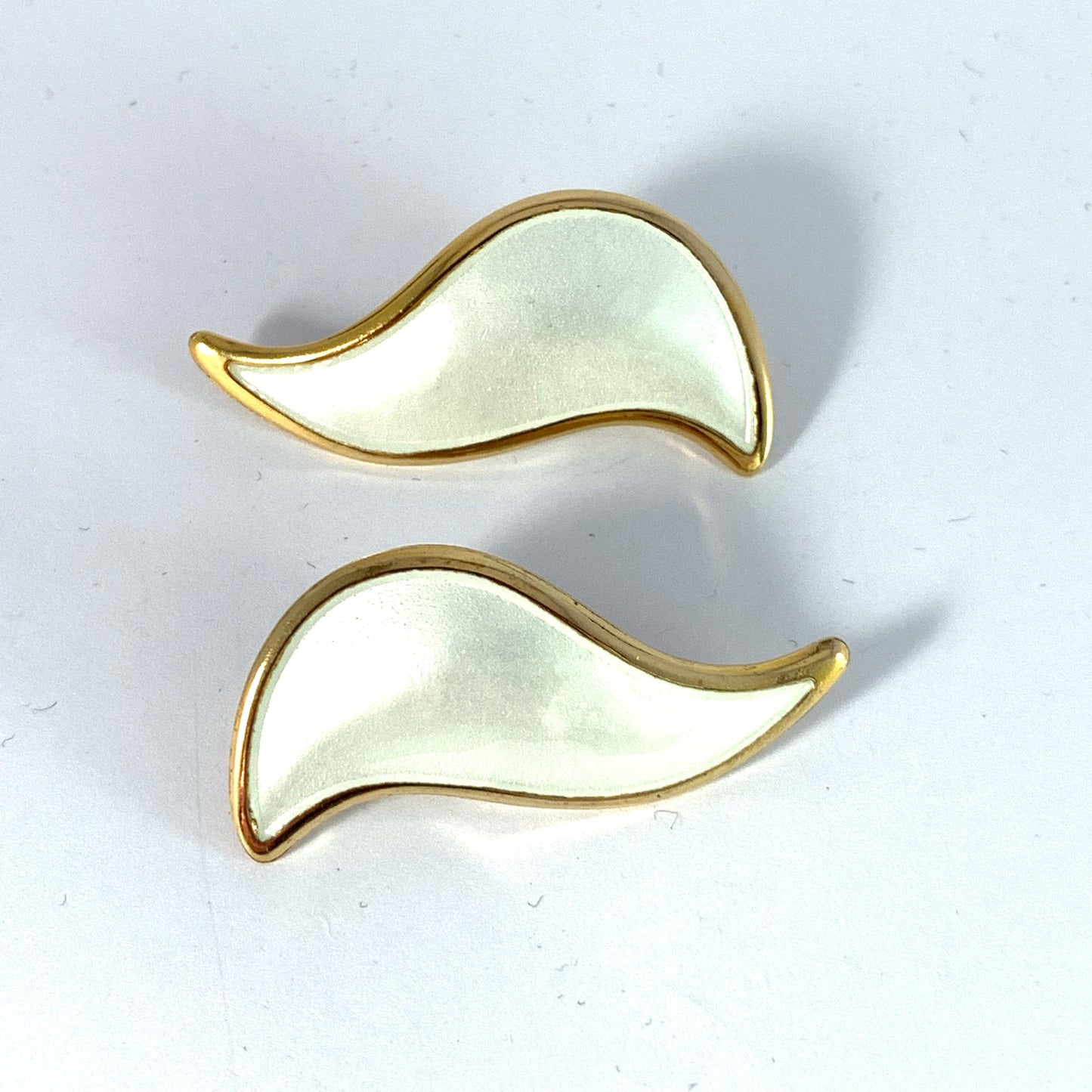 David Andersen, Norway. Vintage Sterling Silver White Enamel Large Stud Earrings. Design by Synnøve Korssjøen