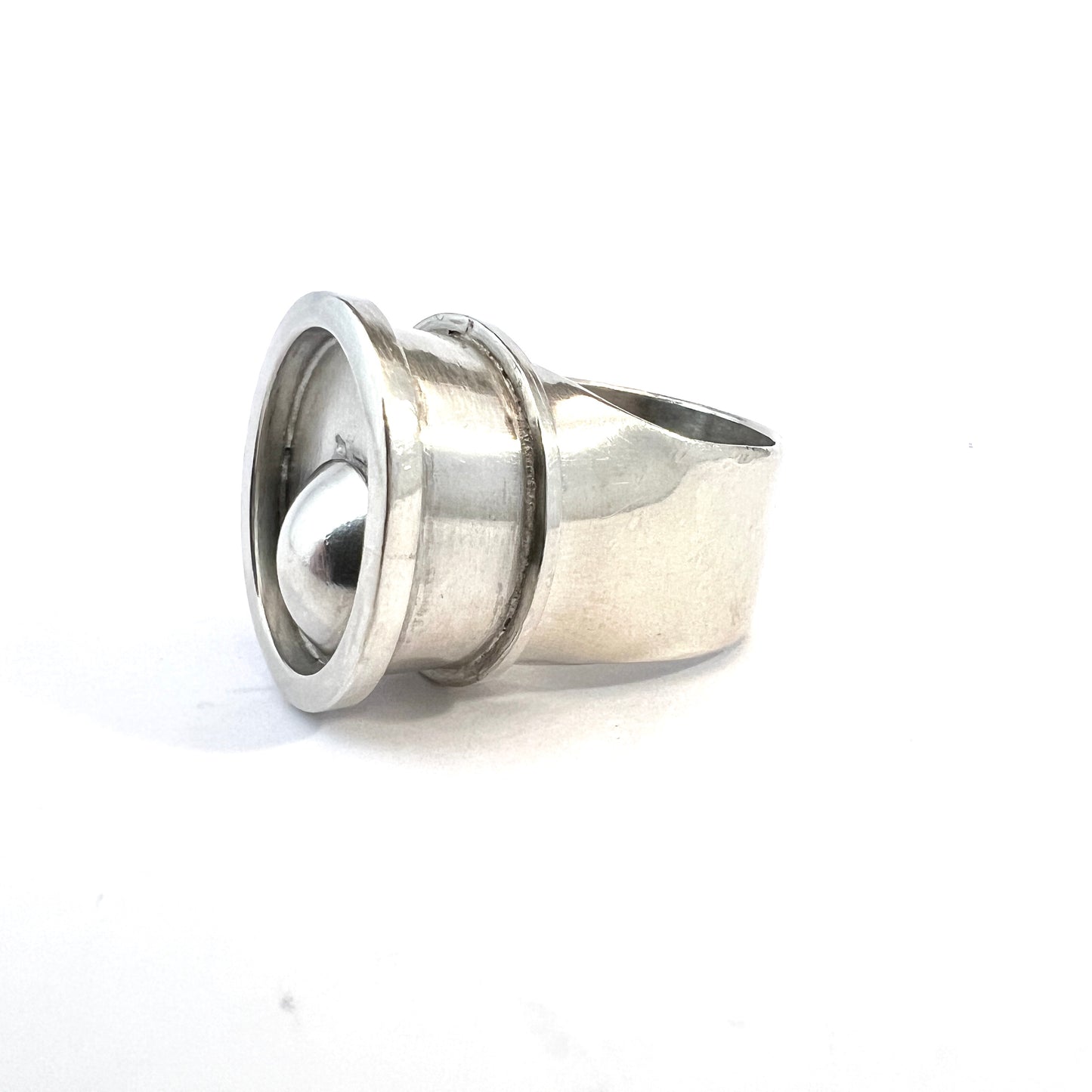 Atelje Tita Carlborg, Sweden 1973. Vintage Chunky Modernist Sterling Silver Ring.