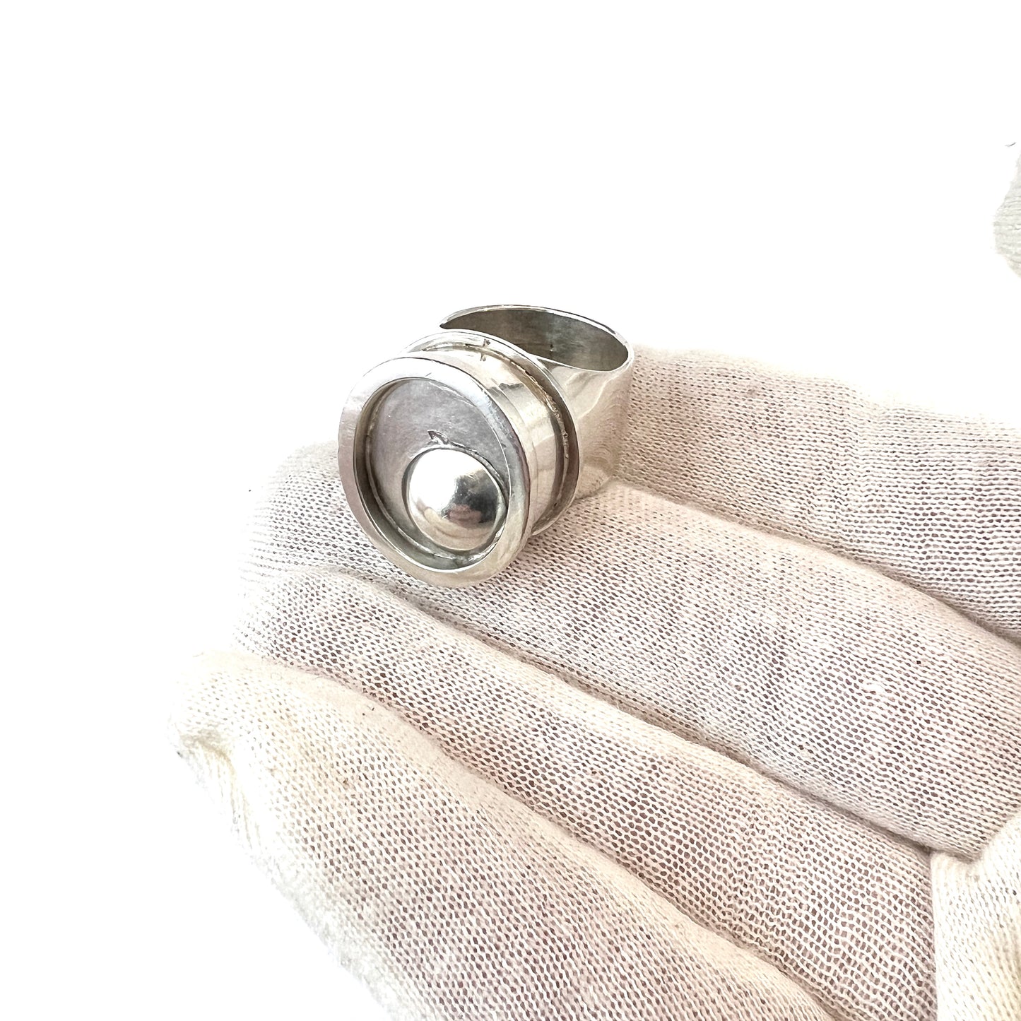 Atelje Tita Carlborg, Sweden 1973. Vintage Chunky Modernist Sterling Silver Ring.