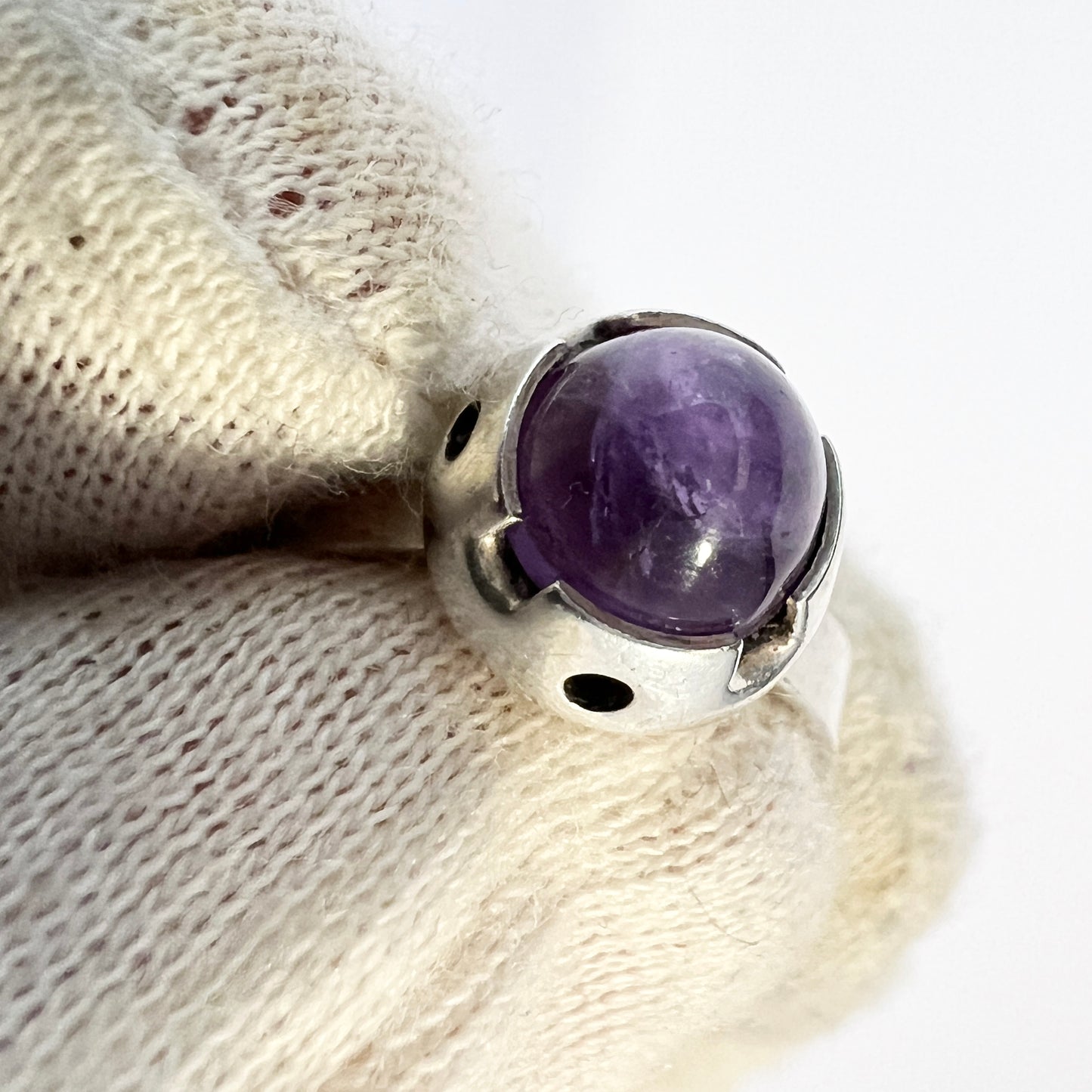 Martti Viikinniemi, Finland 1967. Vintage Solid Silver Amethyst Ring.