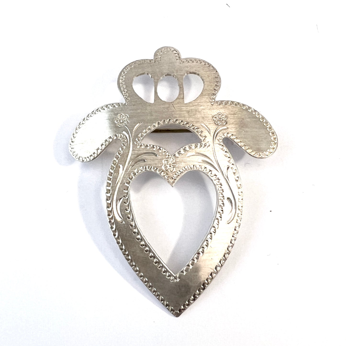 Christer Tonnby, Sweden 1987. Traditional Crowned Heart Brooch in Sterling Silver.