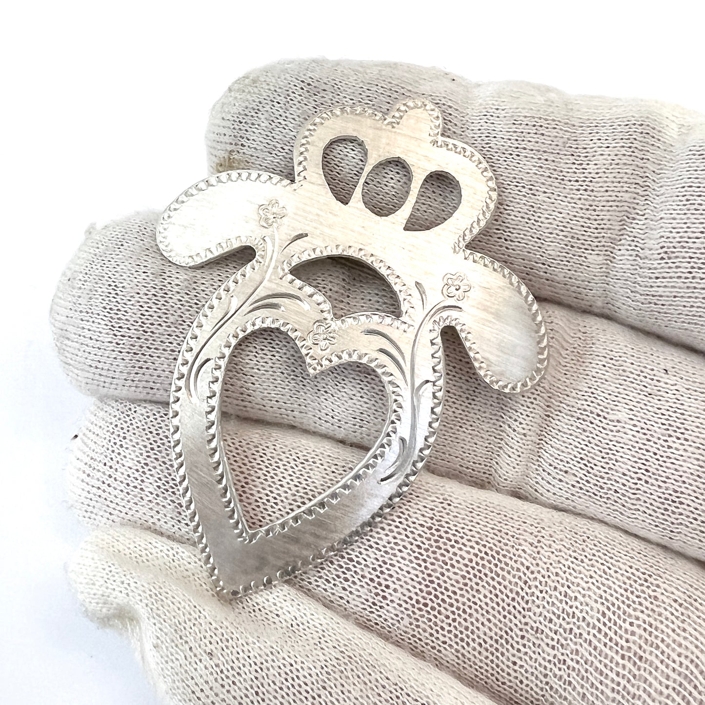 Christer Tonnby, Sweden 1987. Traditional Crowned Heart Brooch in Sterling Silver.