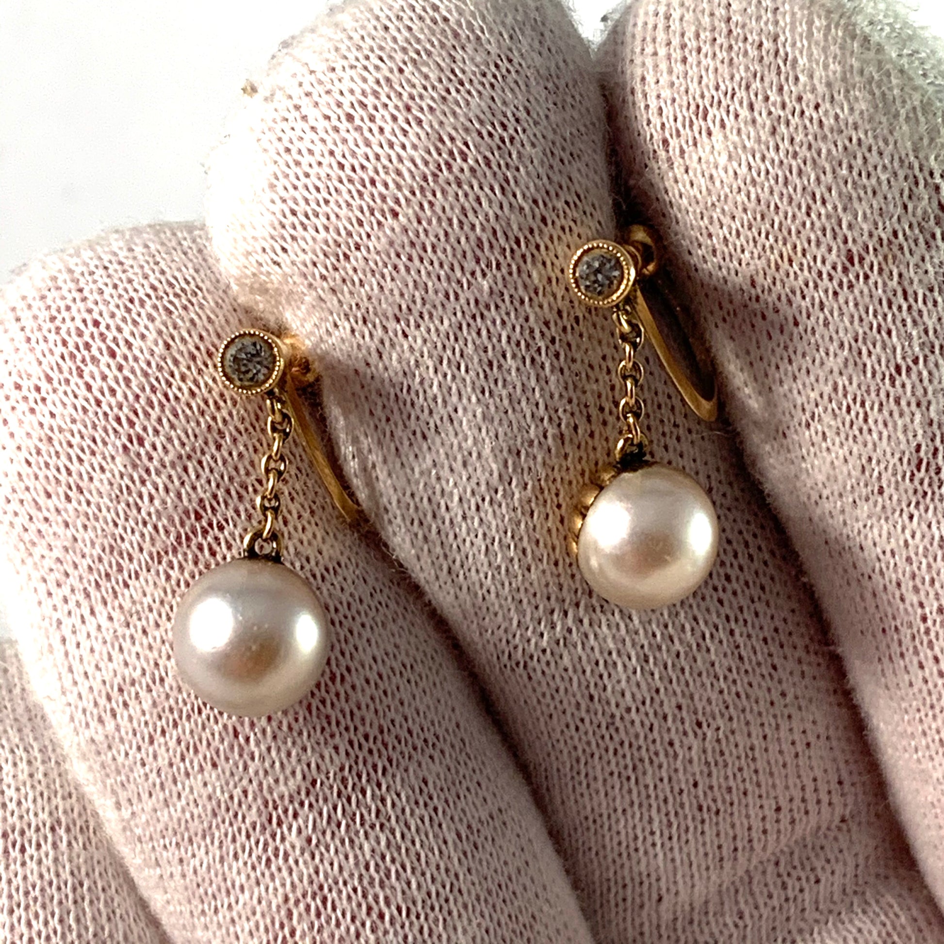 Mid Century 18k Gold Pearl Dangle Earrings.