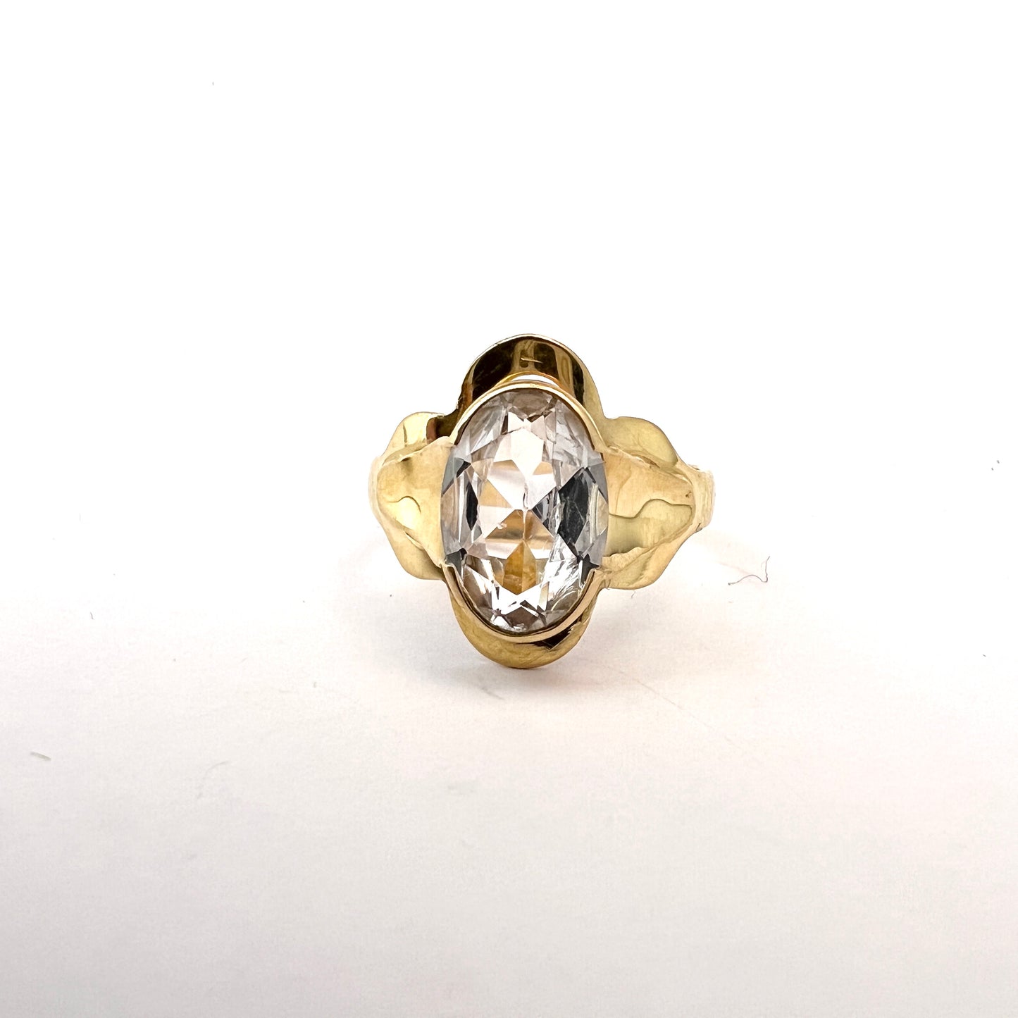 Hedbergs, Sweden 1987. Vintage 18k Gold Rock Crystal Ring.