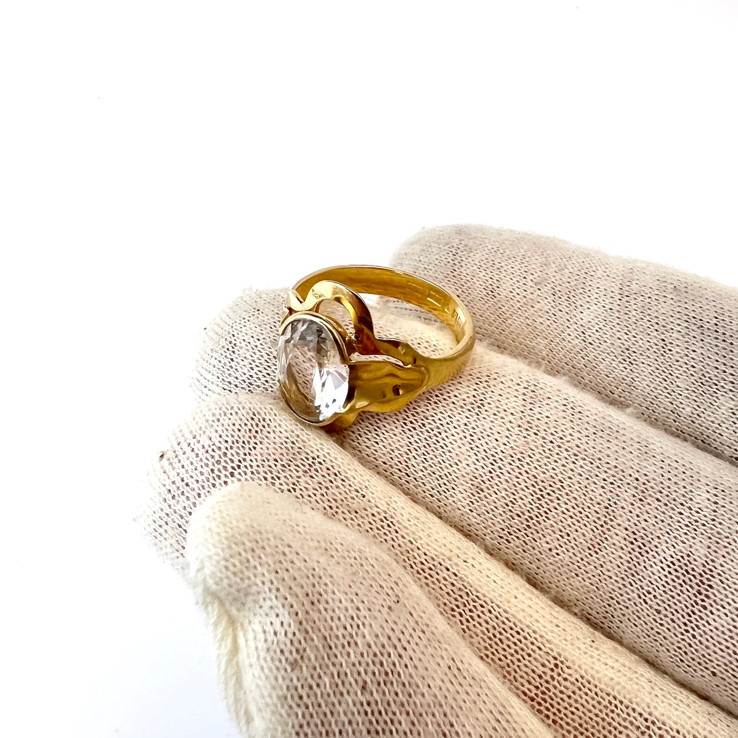 Hedbergs, Sweden 1987. Vintage 18k Gold Rock Crystal Ring.