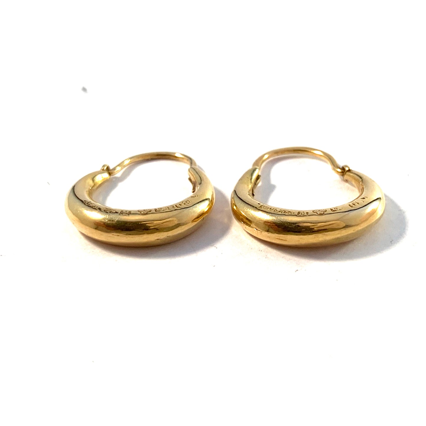 G Dahlgren, Sweden year 1945. Mid Century 18k Gold Earrings.