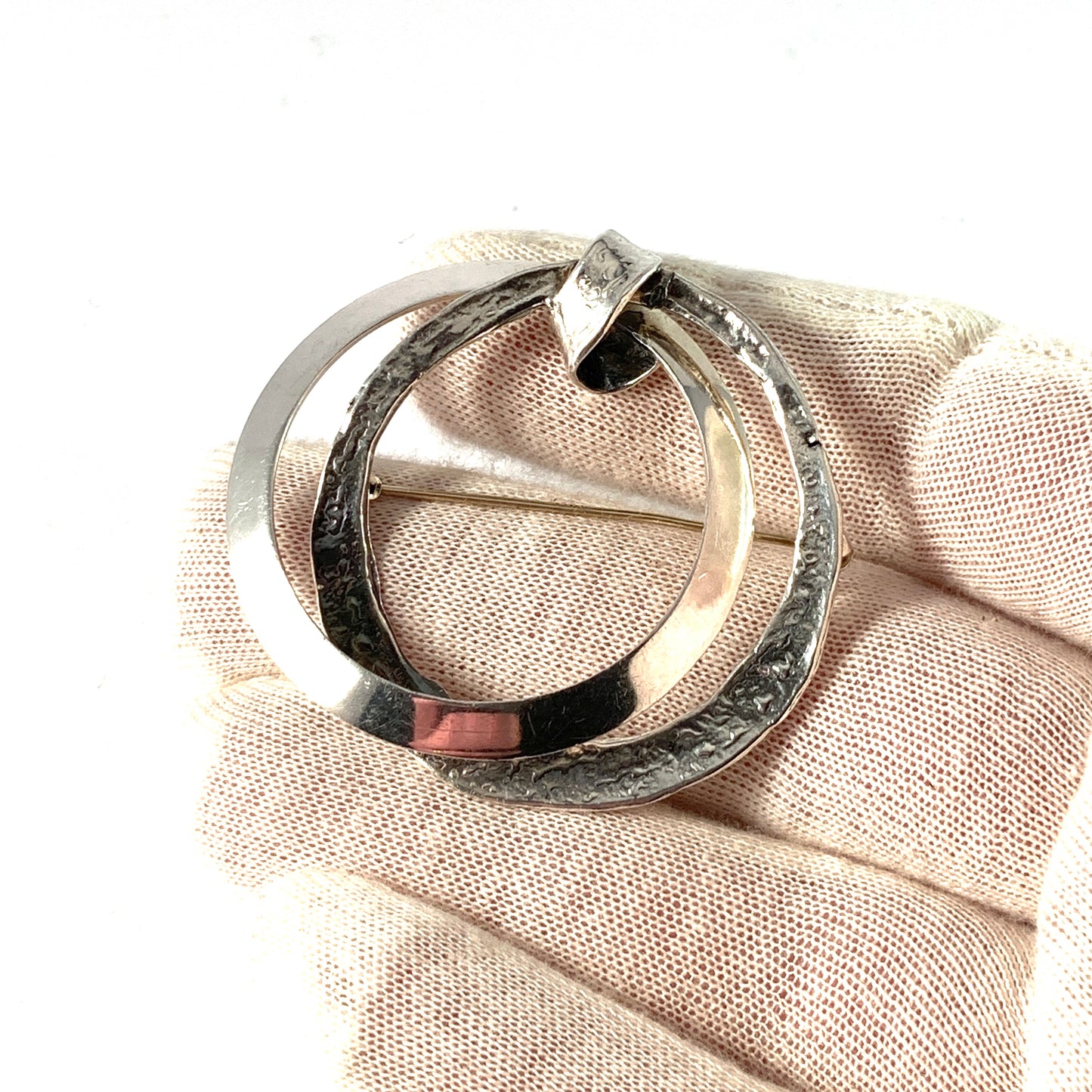 Erik Granit, Finland 1973. Large Sterling Silver Modernist Brooch.