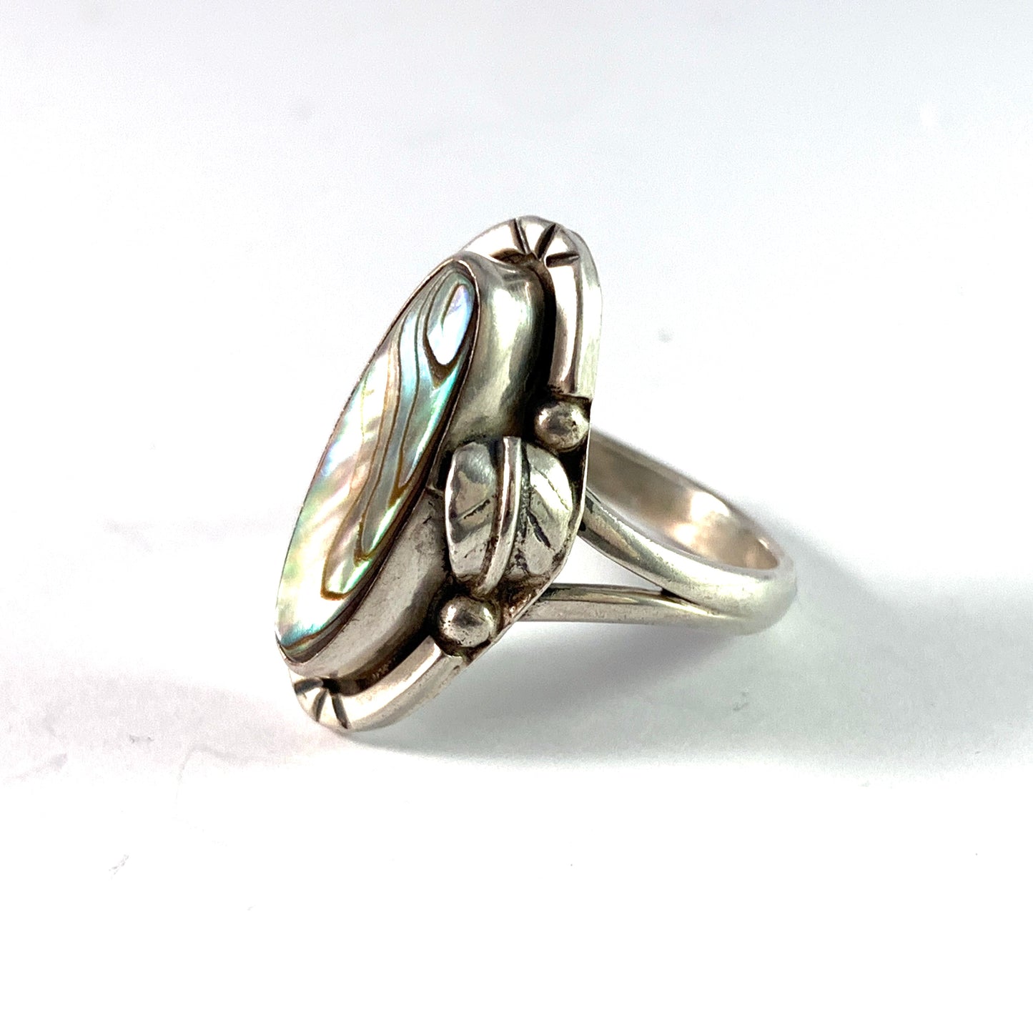 Maker GFI*, Mexico Vintage Mid Century Sterling Silver Abalone Ring.
