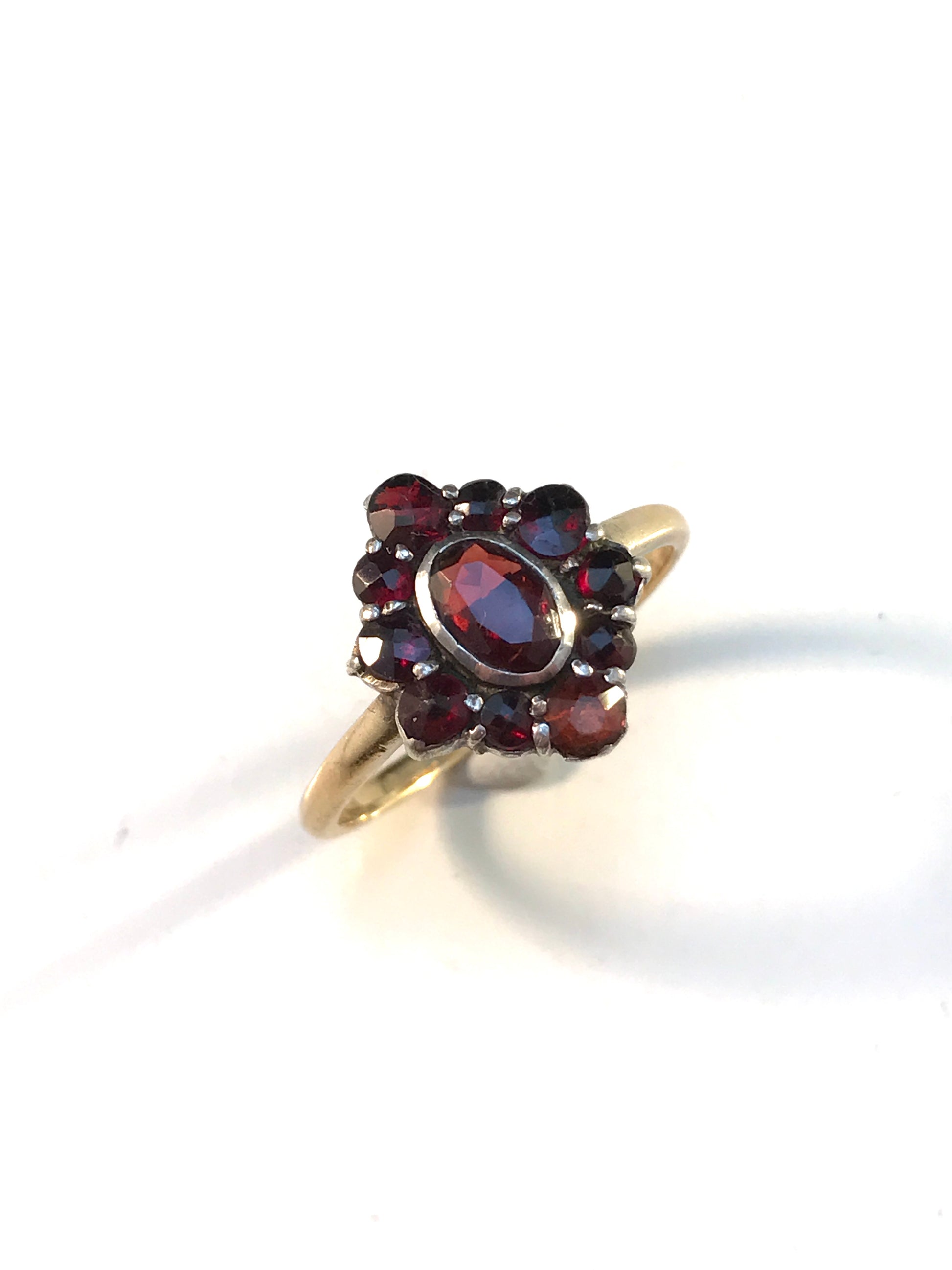 art deco 18k gold garnet ring