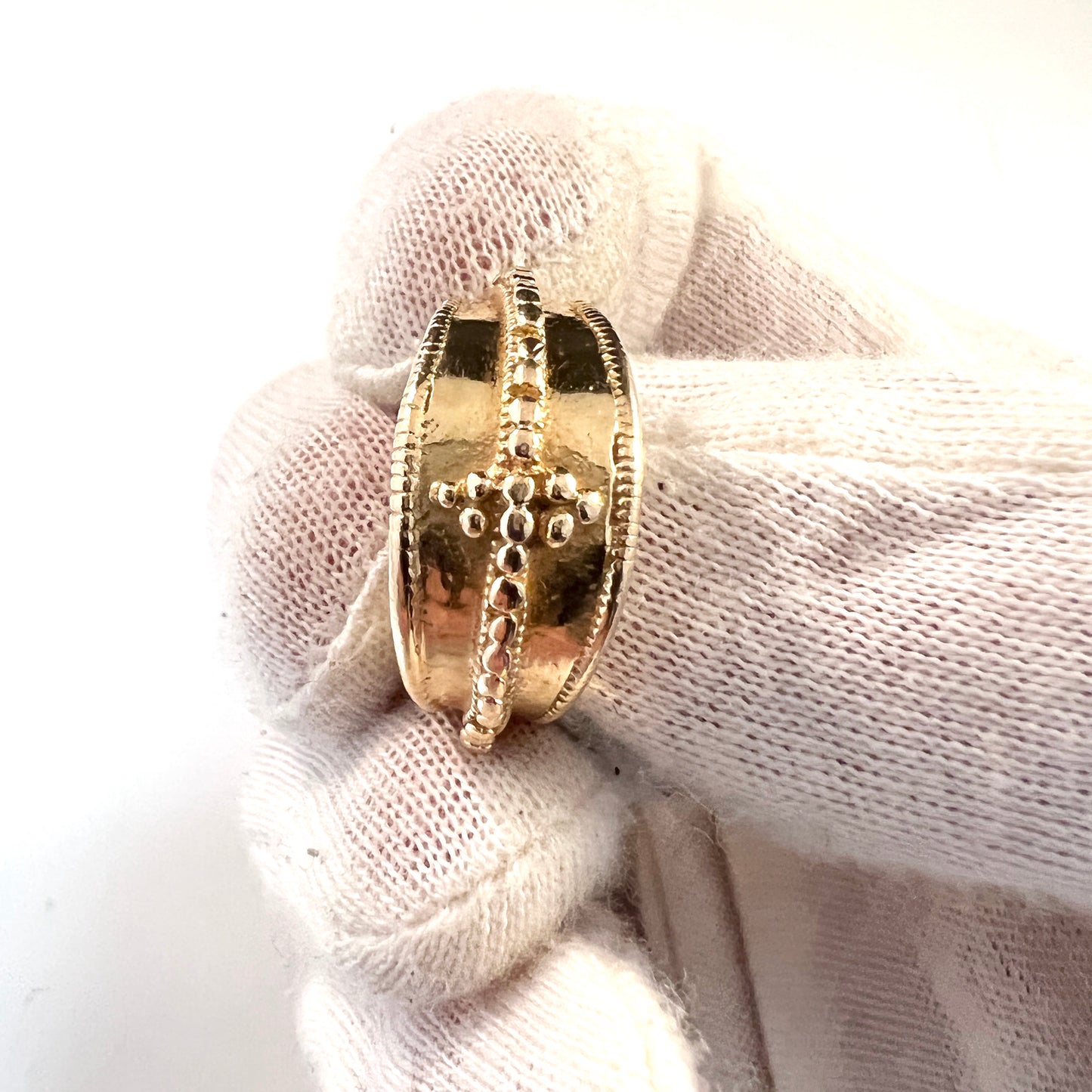 Bengt Hallberg, Sweden. Vintage 18k Gold Viking Copy Ring.