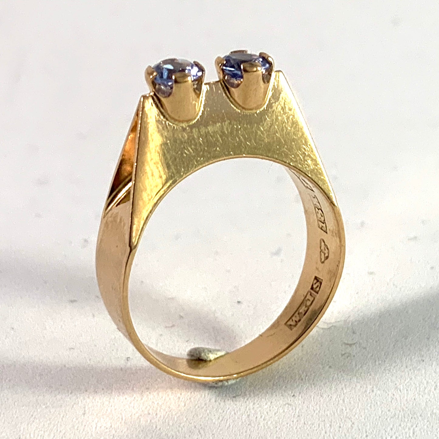 Waldemar Jonsson, Sweden 1965 Modernist 18k Gold Spinel Ring