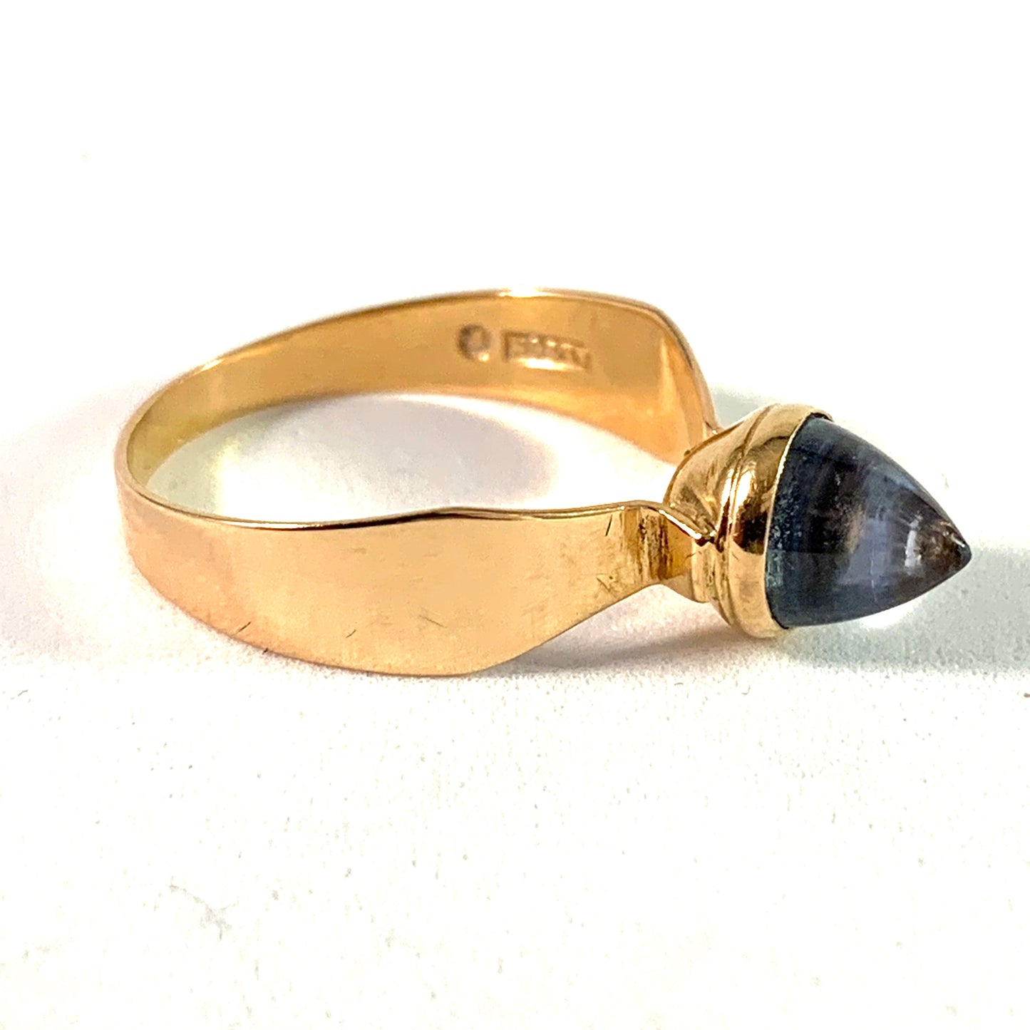 Alton, Sweden 1964 Modernist 18k Gold Spinel Ring.