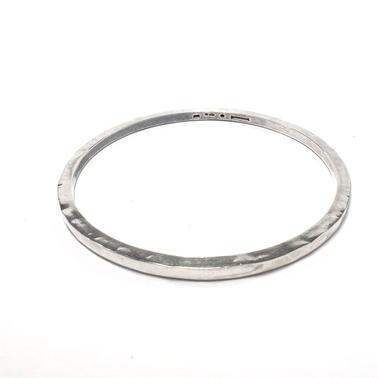 Claes Giertta, Sweden 1965. Vintage Sterling Silver Hammered Bangle Bracelet.