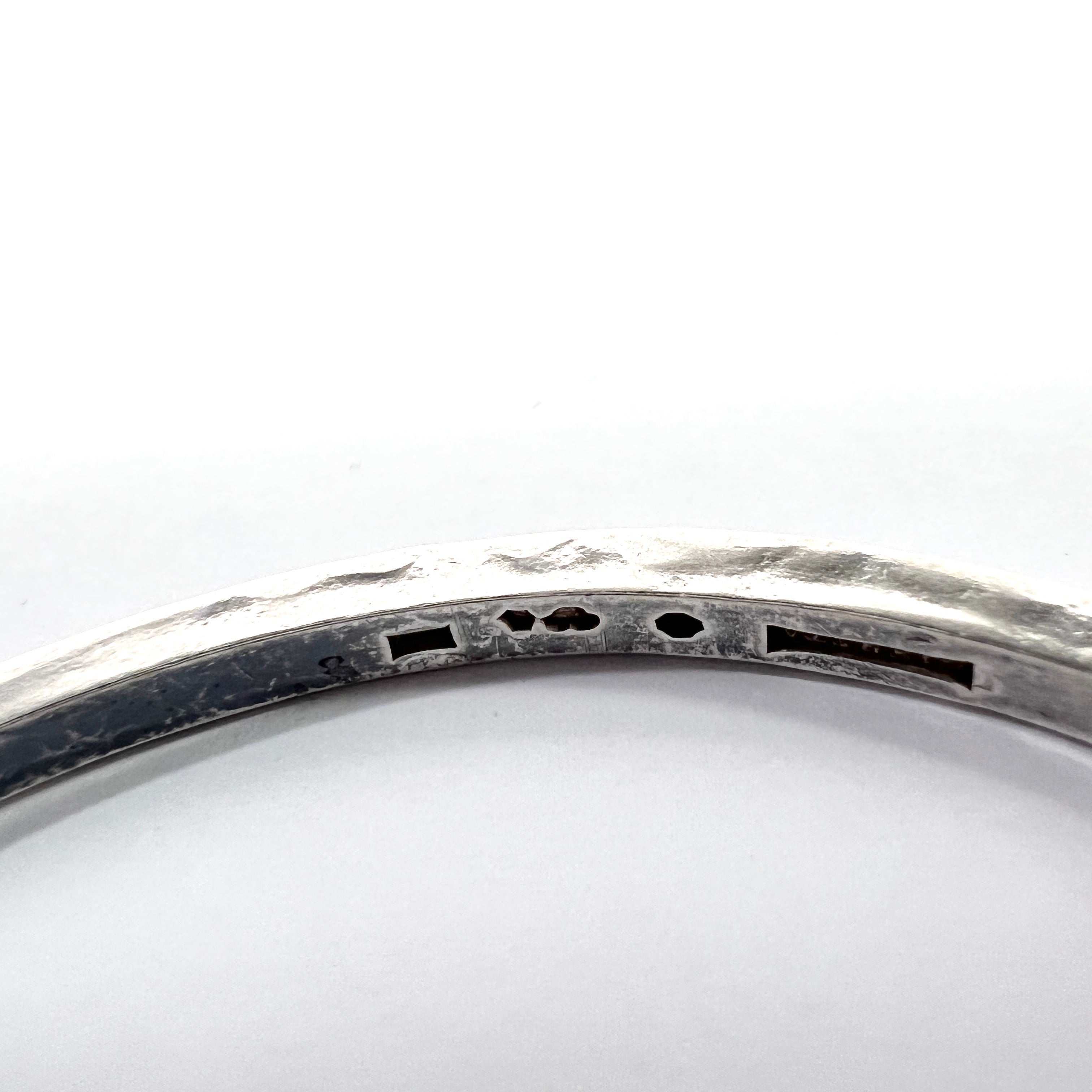 Claes Giertta, Sweden 1965. Vintage Sterling Silver Hammered Bangle Bracelet.