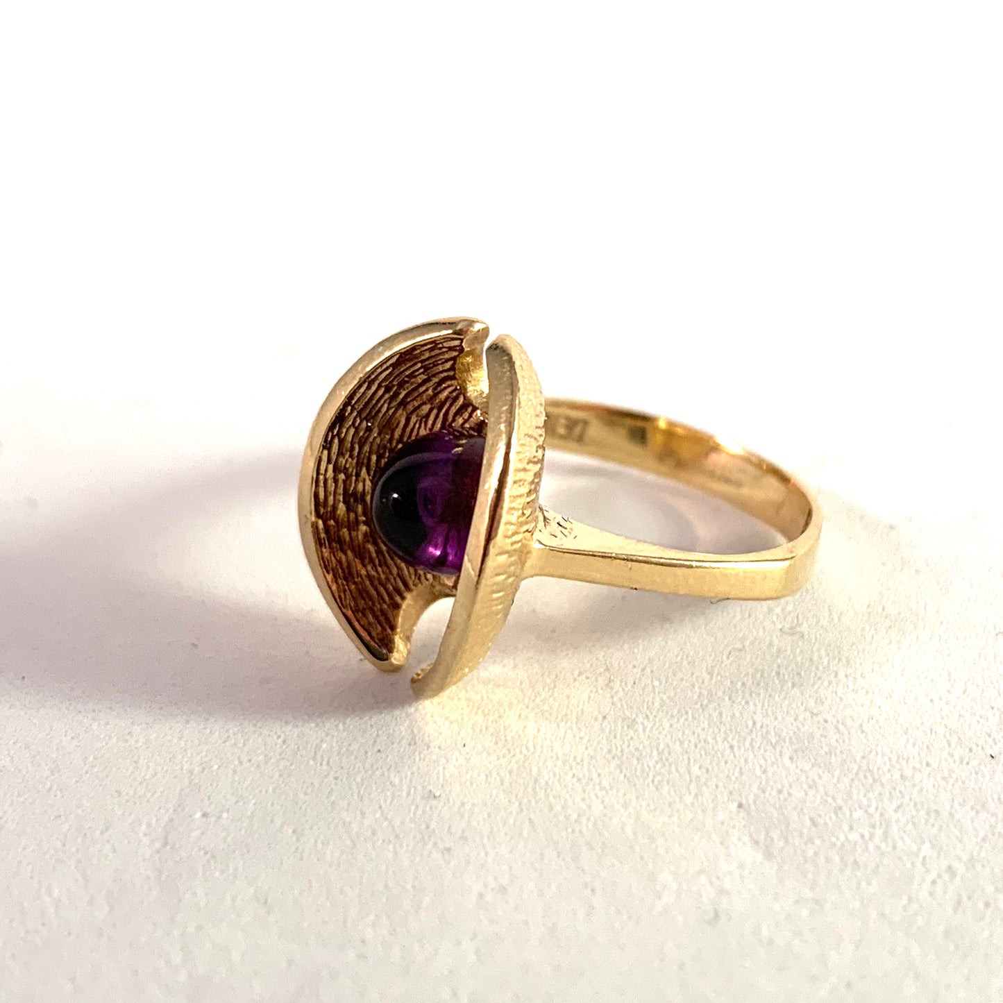 Bernhard Hertz, Copenhagen Denmark Mid Century 14k Gold Amethyst Ring