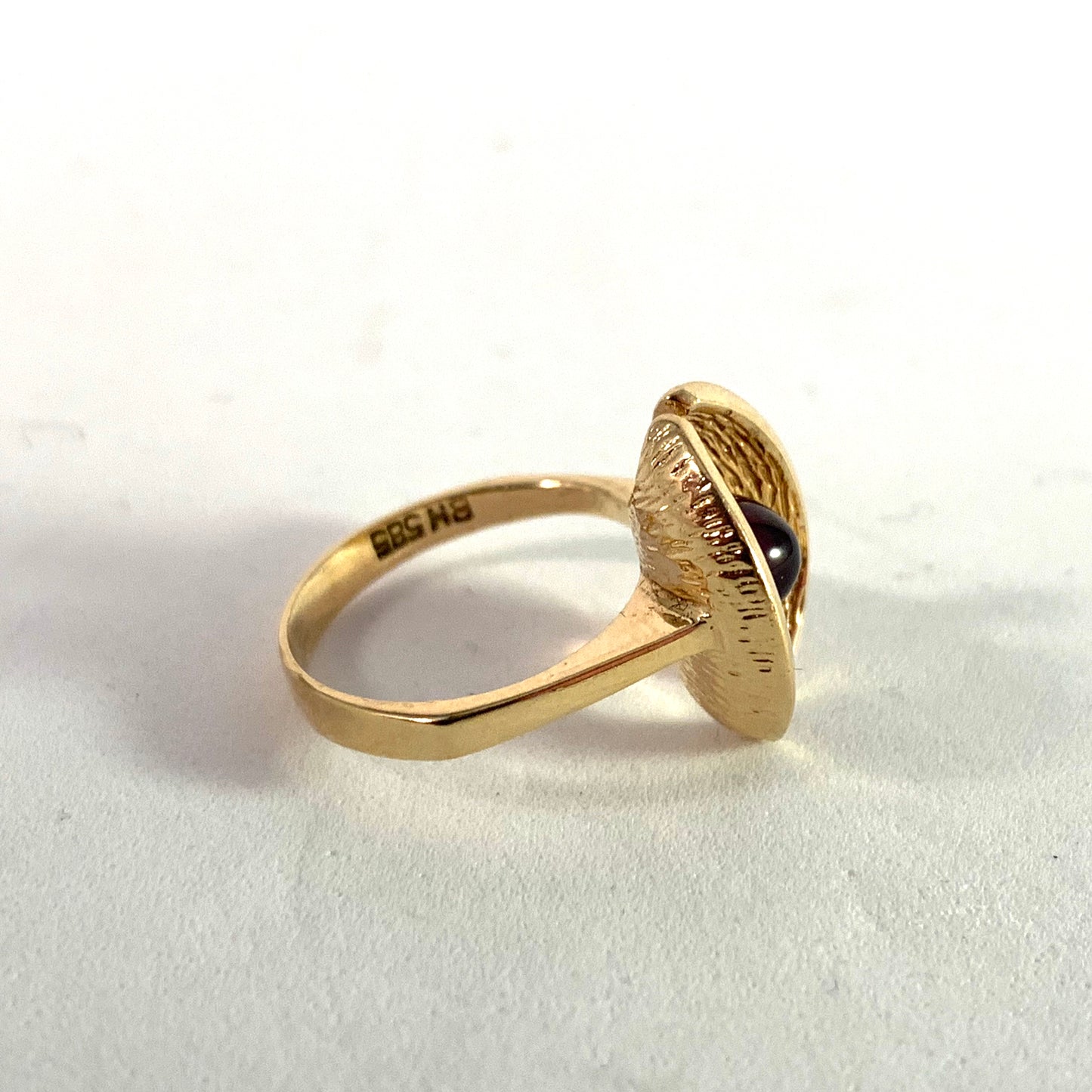 Bernhard Hertz, Copenhagen Denmark Mid Century 14k Gold Amethyst Ring