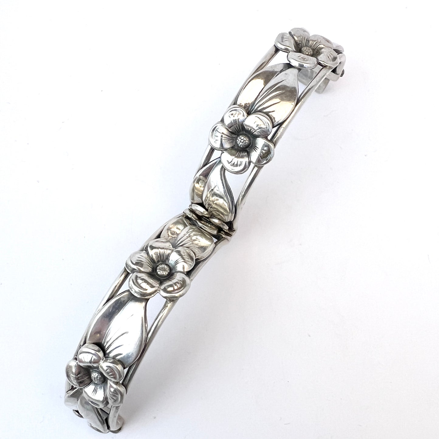 Stockholm 1940s. Chunky Sterling Silver Floral Hinged Bangle Bracelet.