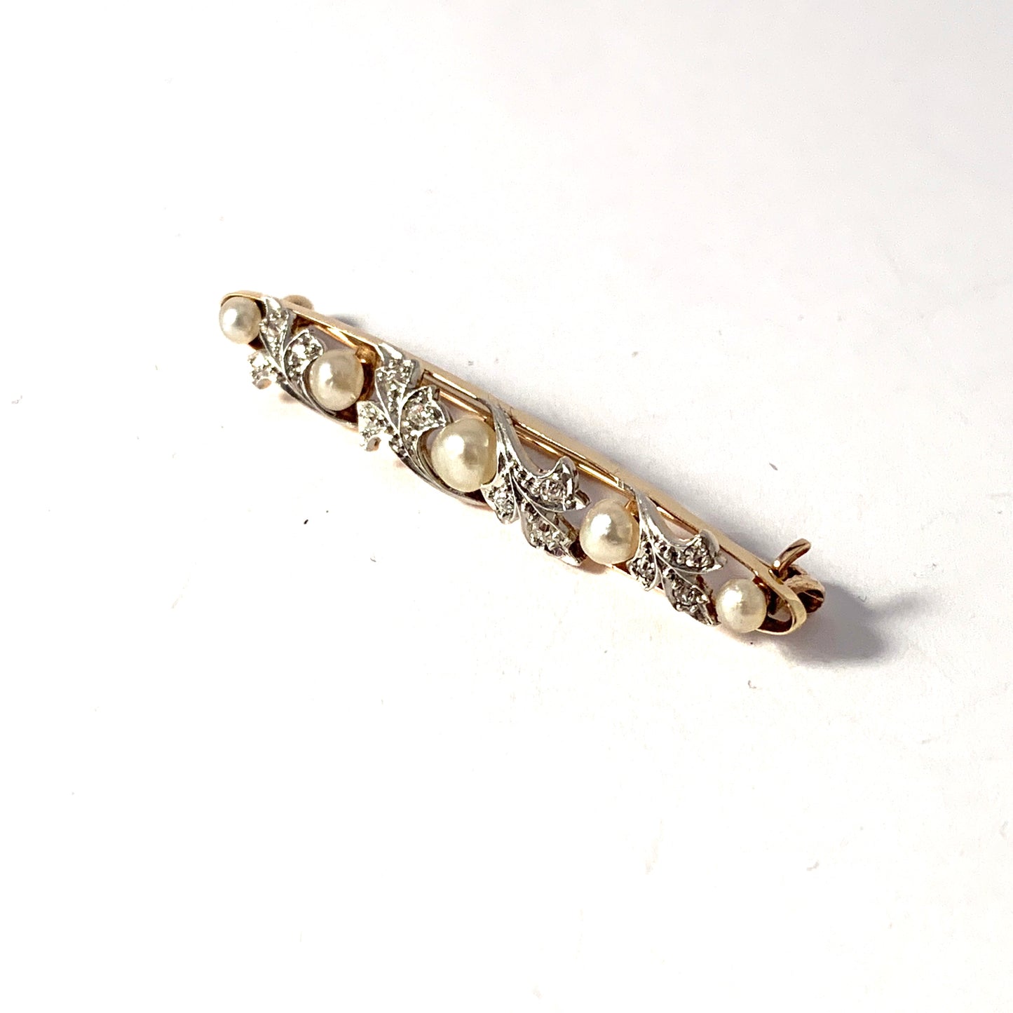 Early 1900s. Antique 10k Gold Diamond Pearl Pin Brooch.
