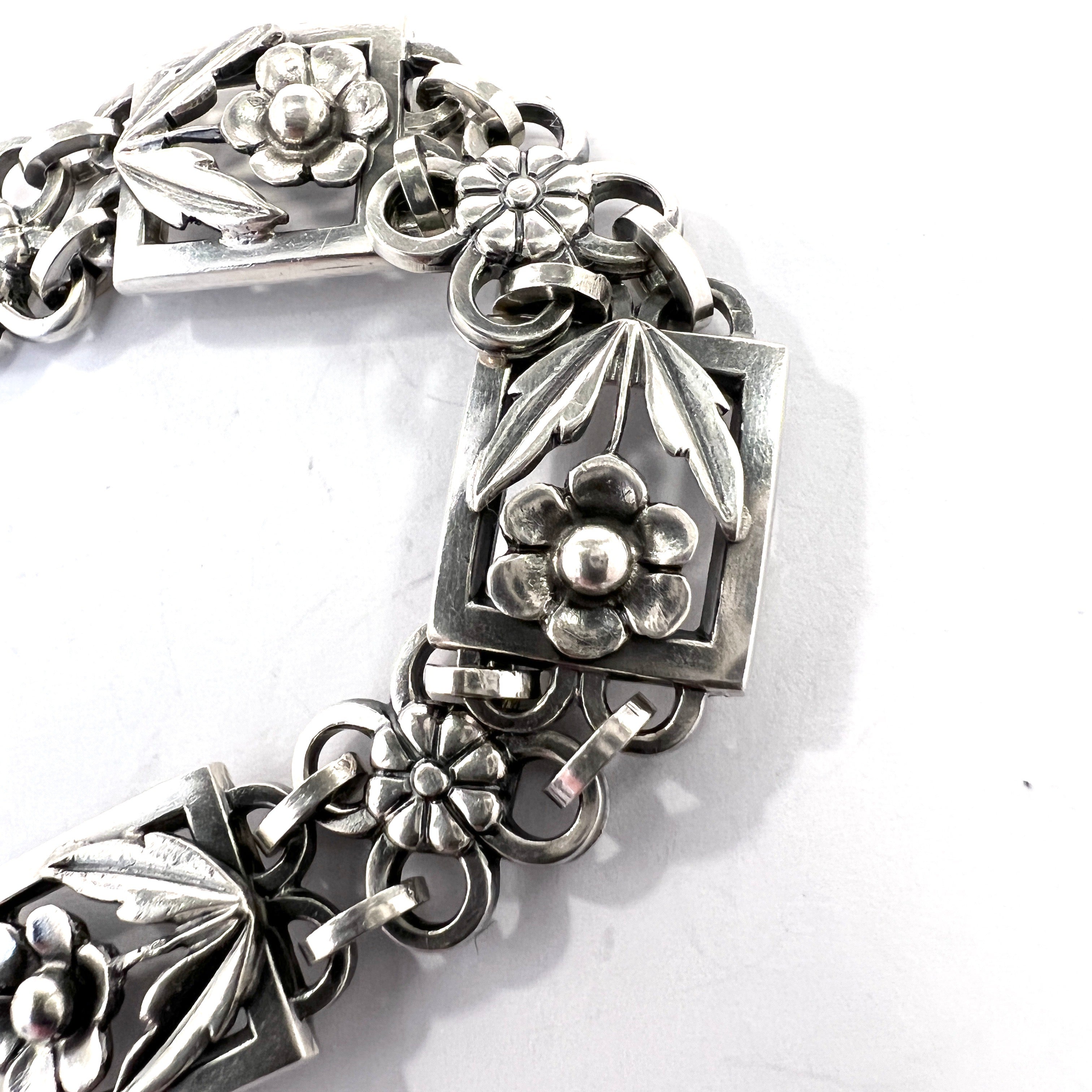 G Dahlgren, Sweden 1959. Vintage Sterling Silver Flower Bracelet.