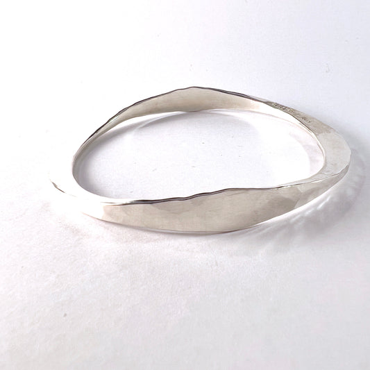 Birgitta Sanitate, Sweden. Vintage Sterling Silver Hammered Bangle Bracelet.