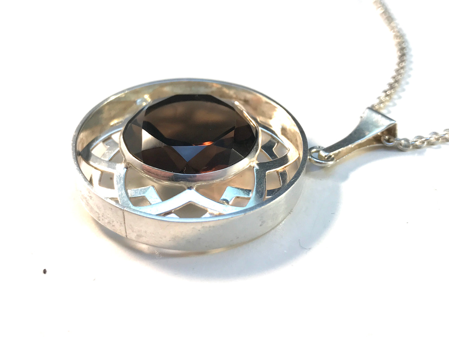 Kultasepat Salovaara, Finland 1973 Modernist Sterling Silver Smoky Quartz Pendant Necklace.