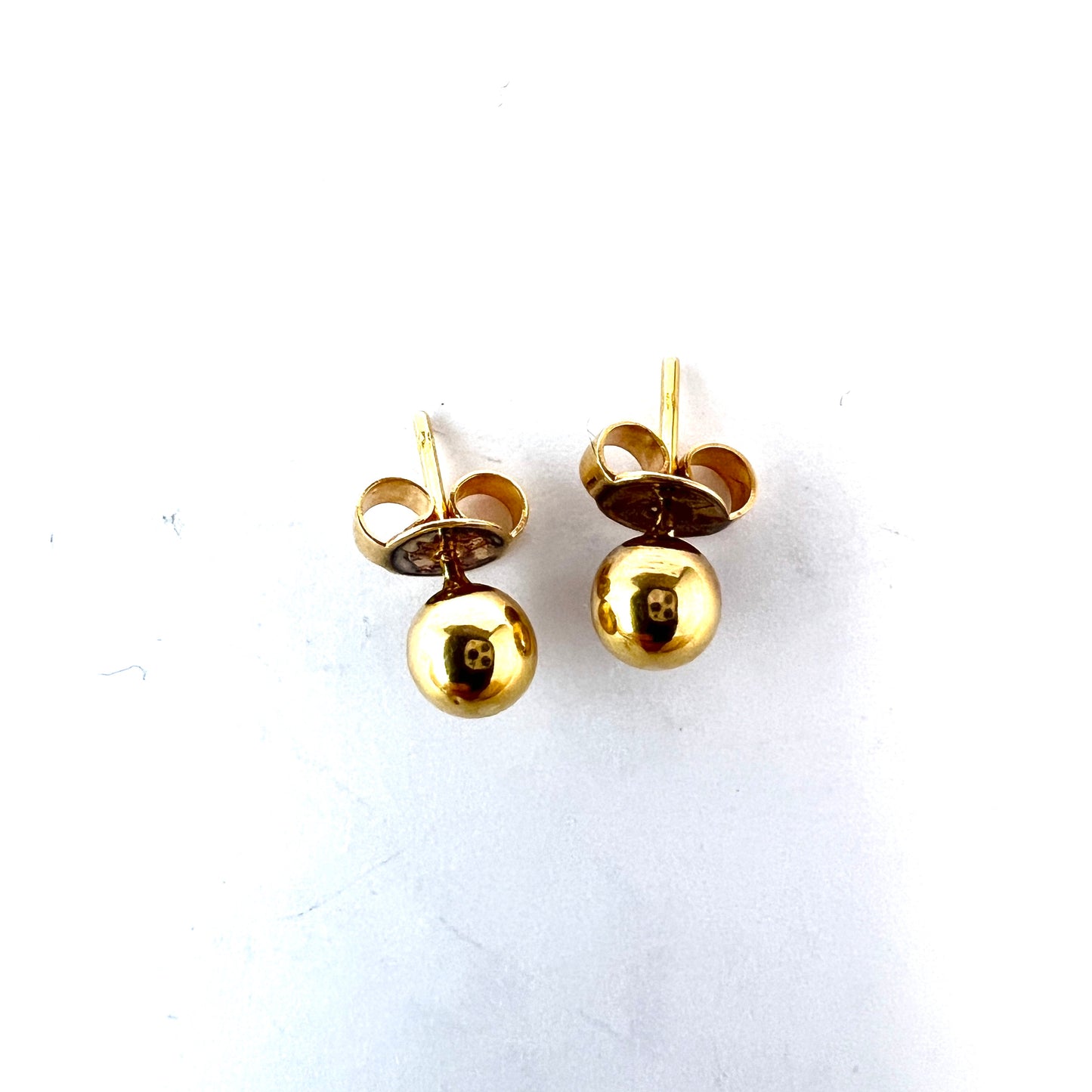 Sweden. Vintage 18k Gold Stud Earrings.