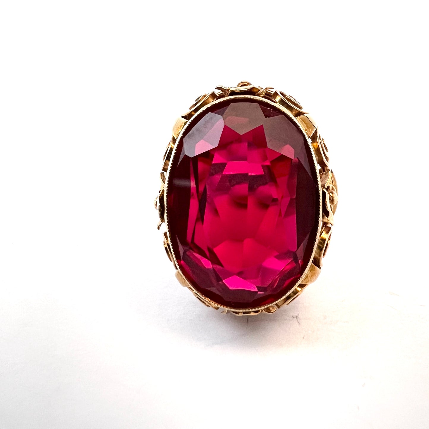 Poland. Vintage c 1960s. Bold 14k Gold Synthetic Ruby Ring. 11.2gram