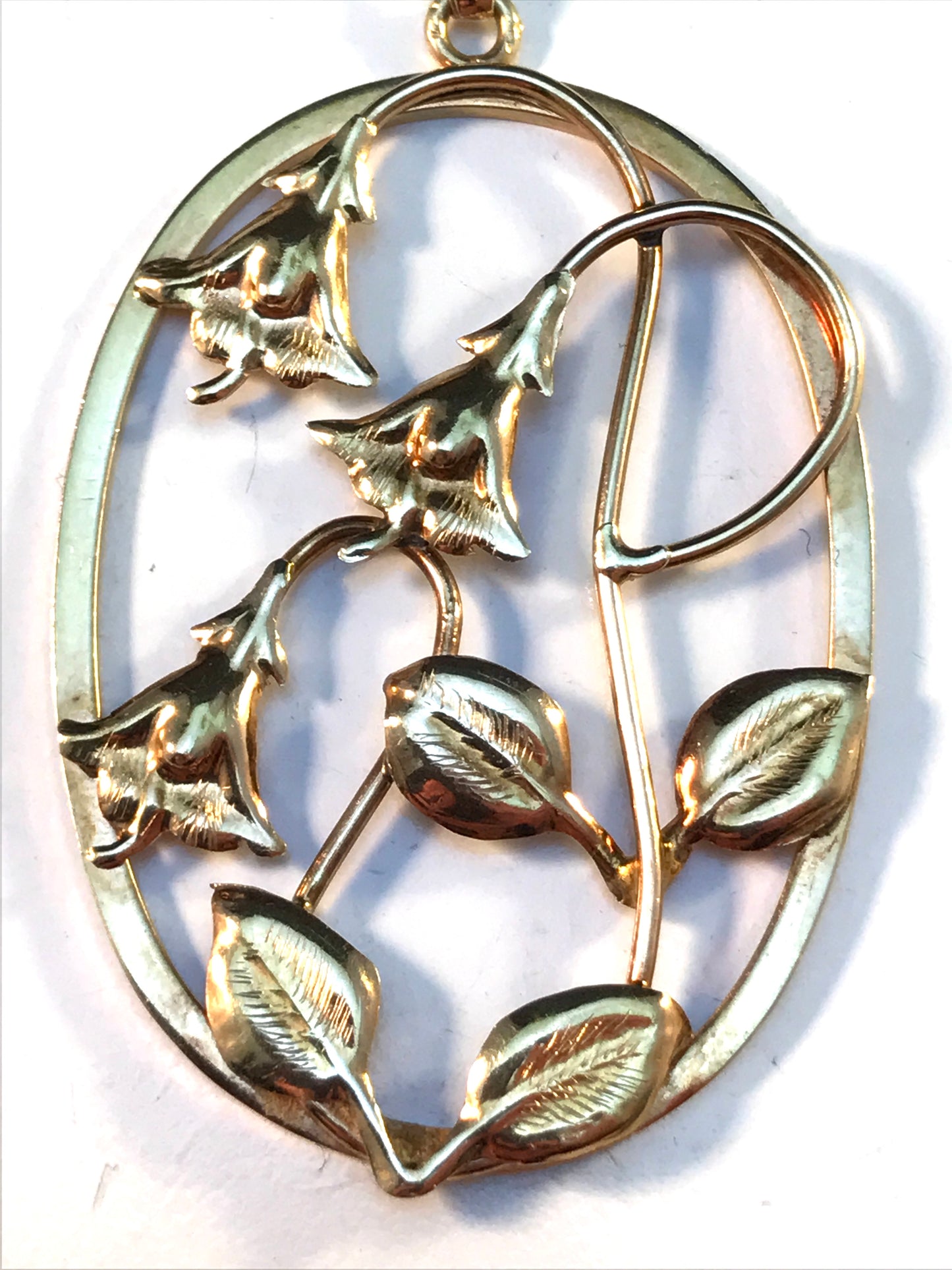 R Bohlin, Sweden year 1947 Mid Century 18k Gold Floral Pendant Necklace