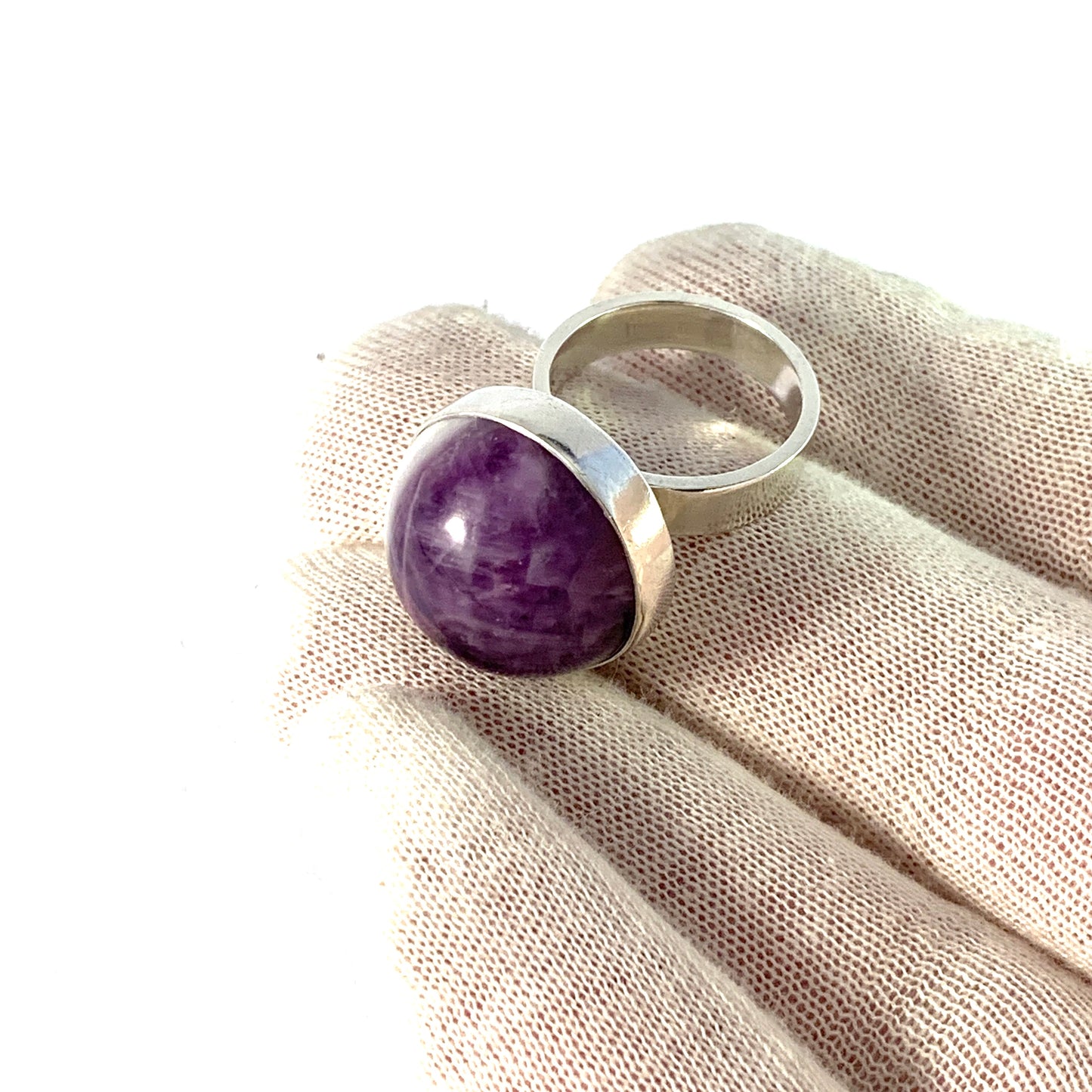 Elisabeth Nordskov Christiansen, Denmark 1970s. Sterling Silver Amethyst Ring. Signed.