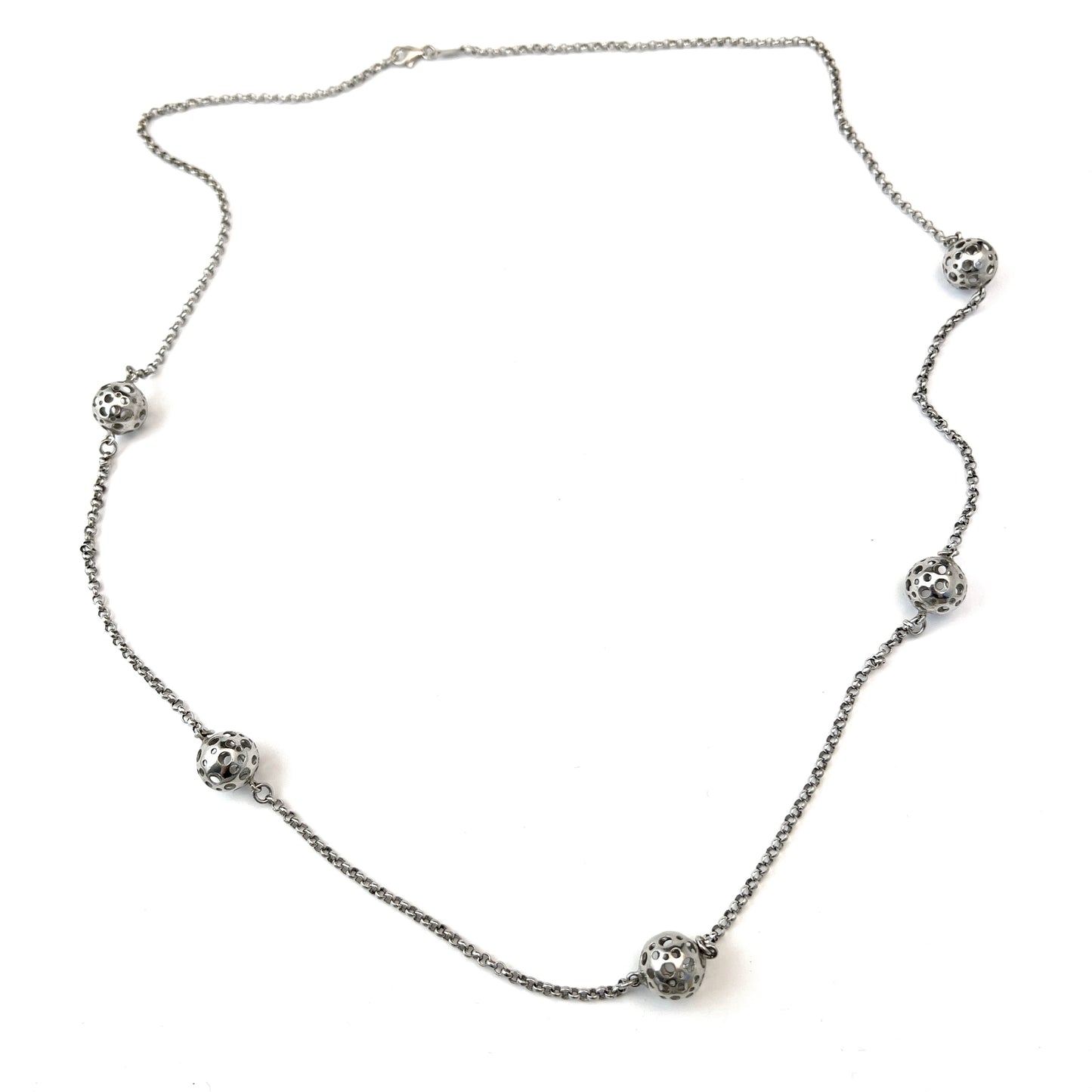 Liisa Vitali for Kultakeskus, Finland Vintage Sterling Silver Sphere Necklace.