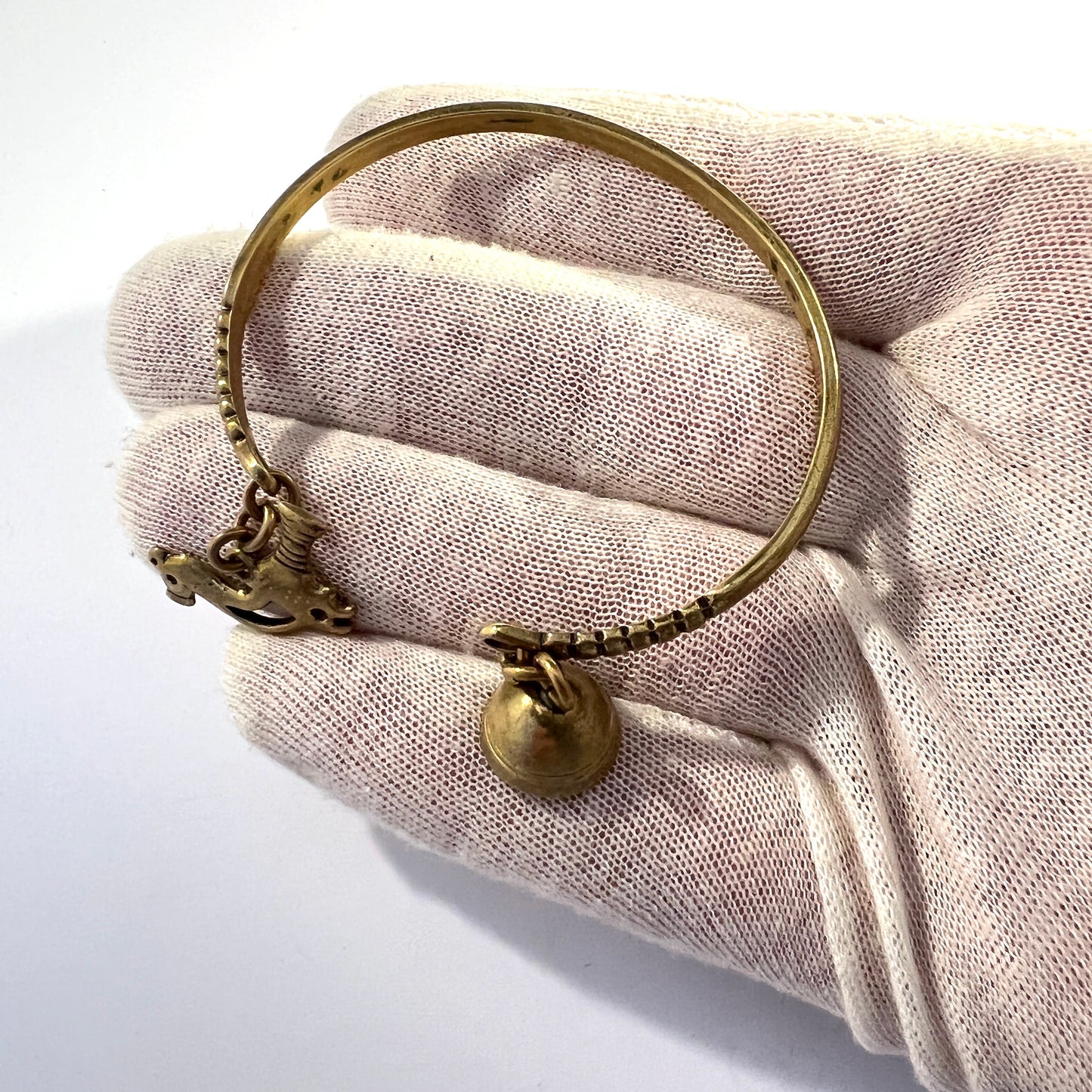 Kalevala Koru, Finland 1970s. Vintage Bronze Bird Bell Charm Open Bangle Bracelet.