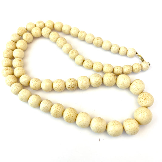 Vintage c 1950s Bold Creamy White Sponge Coral Necklace.