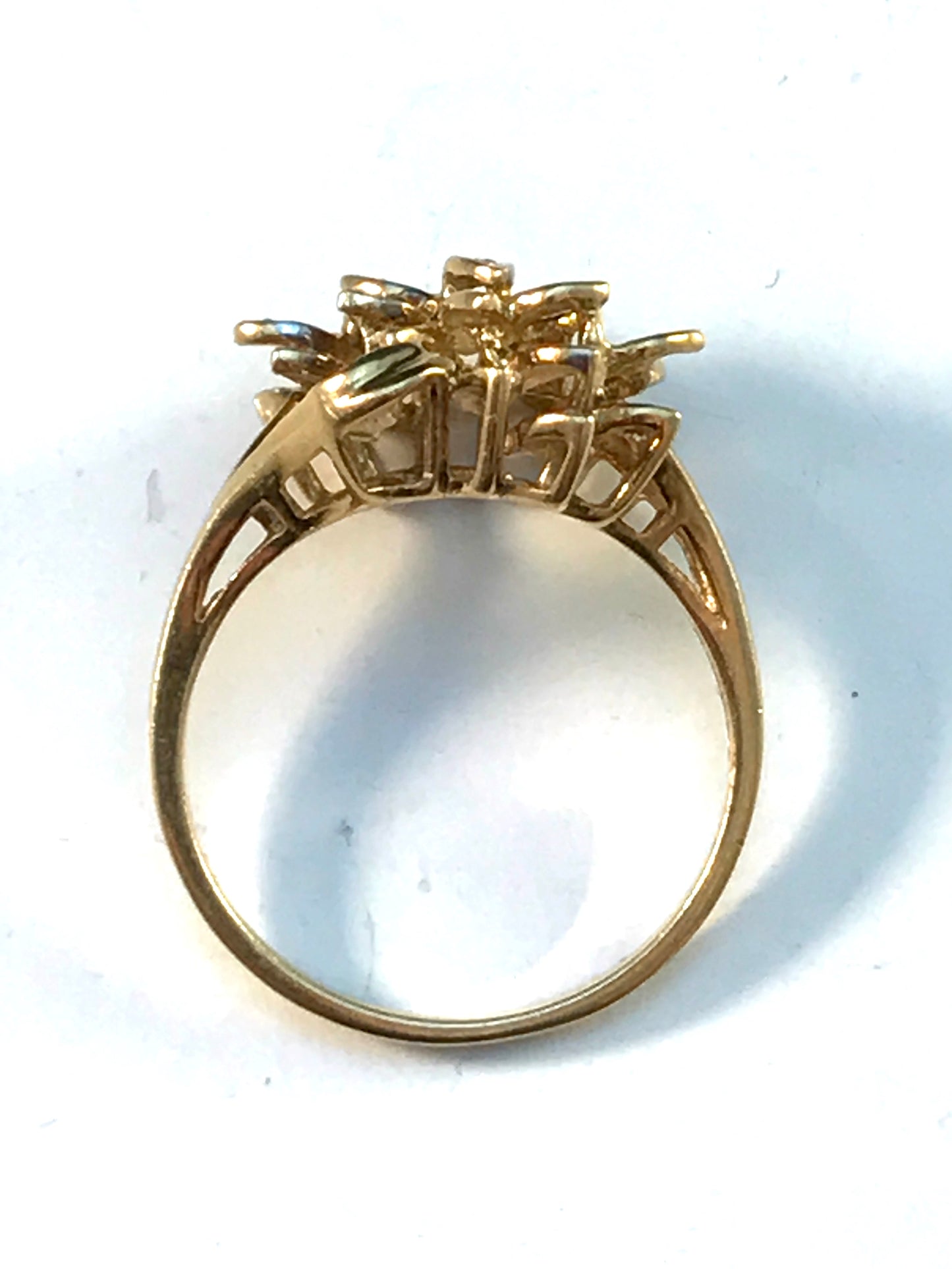 Vintage Mid Century 18k Gold Diamond Ring.